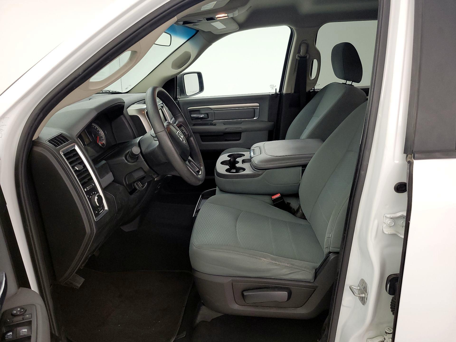 Thumbnail: 2019 RAM 1500 Classic - 11