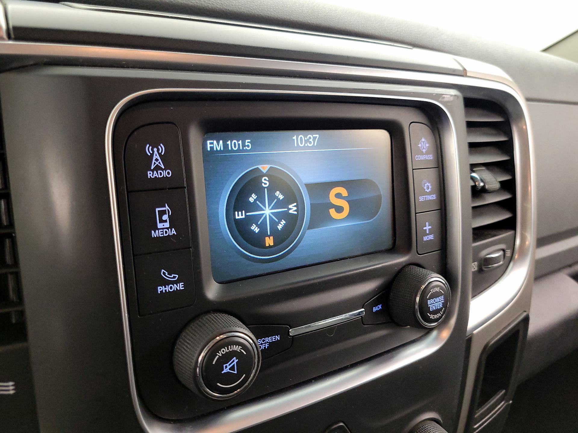 Thumbnail: 2019 RAM 1500 Classic - 14