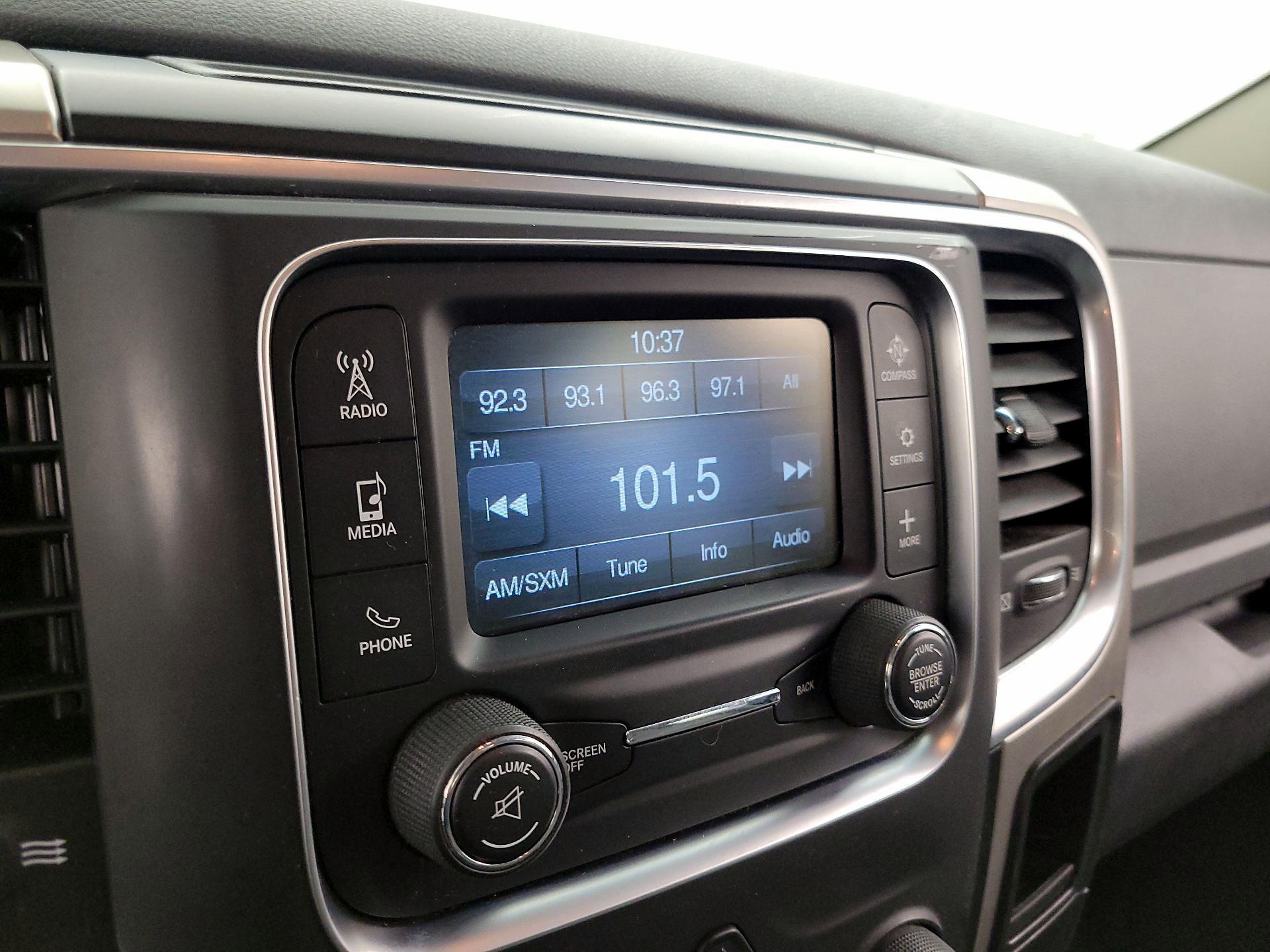 Thumbnail: 2019 RAM 1500 Classic - 16