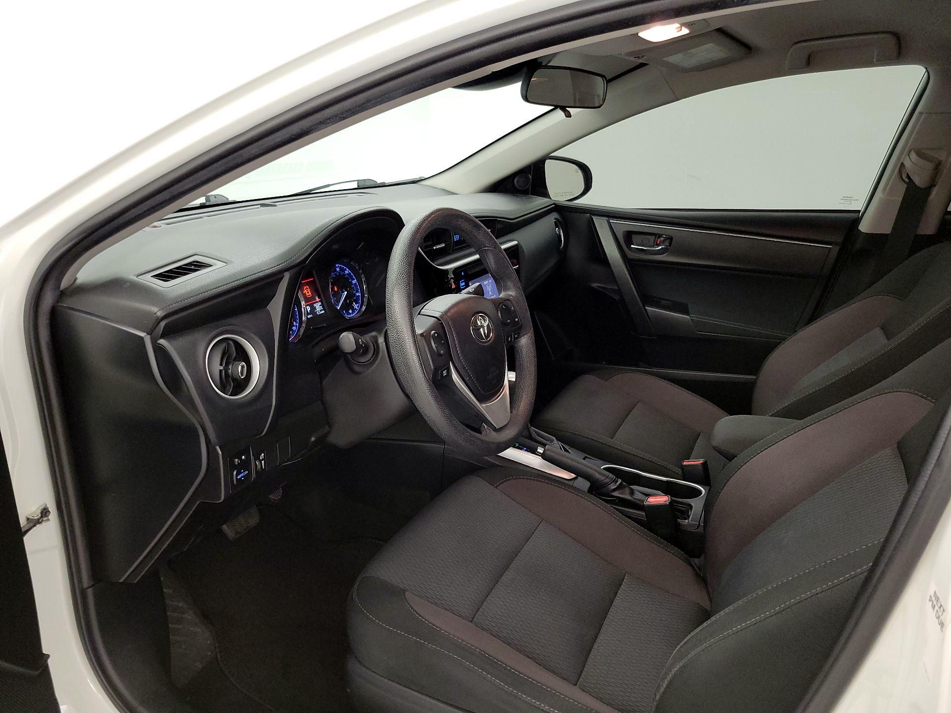 Thumbnail: 2018 Toyota Corolla - 11