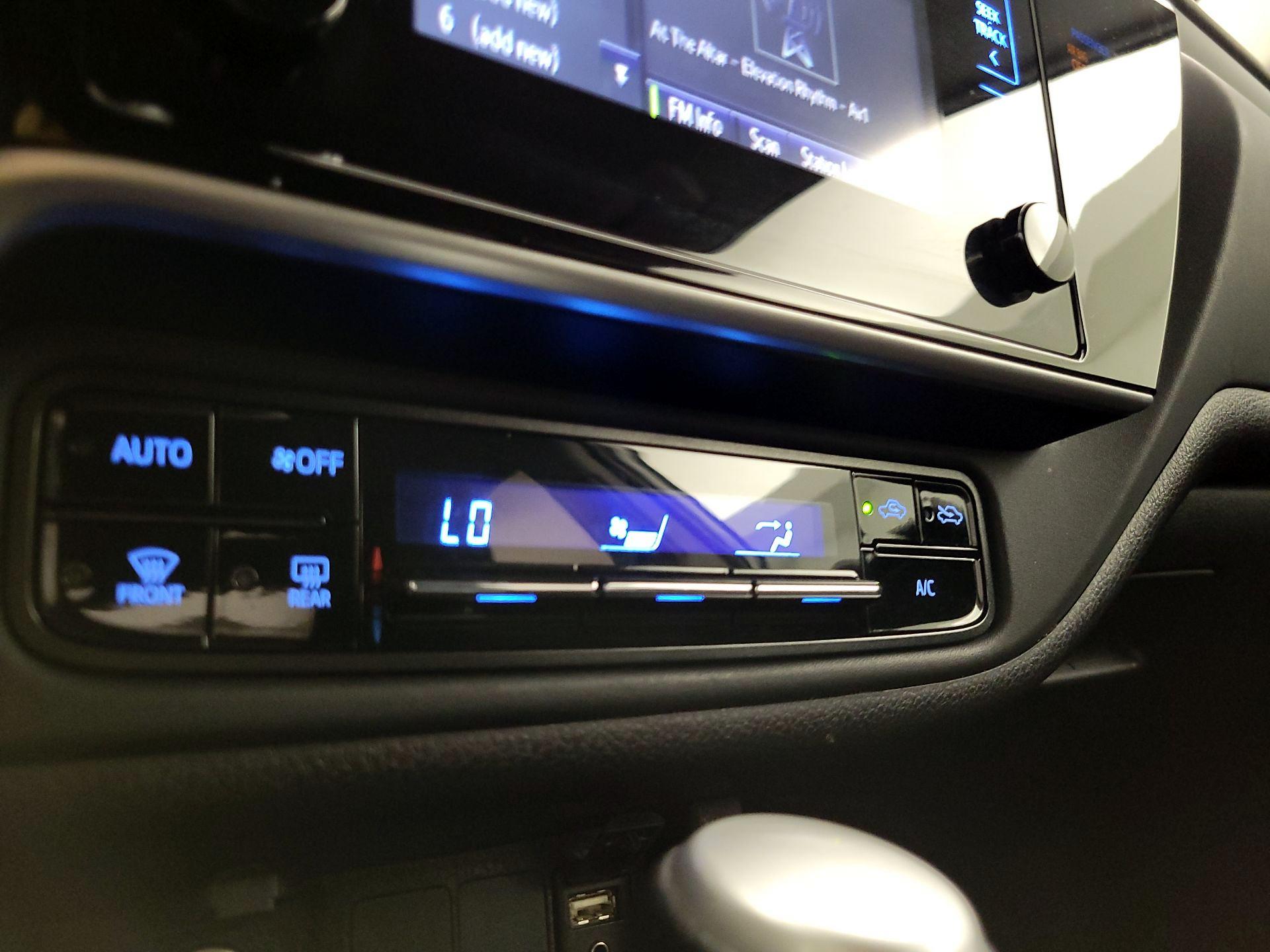Thumbnail: 2018 Toyota Corolla - 16