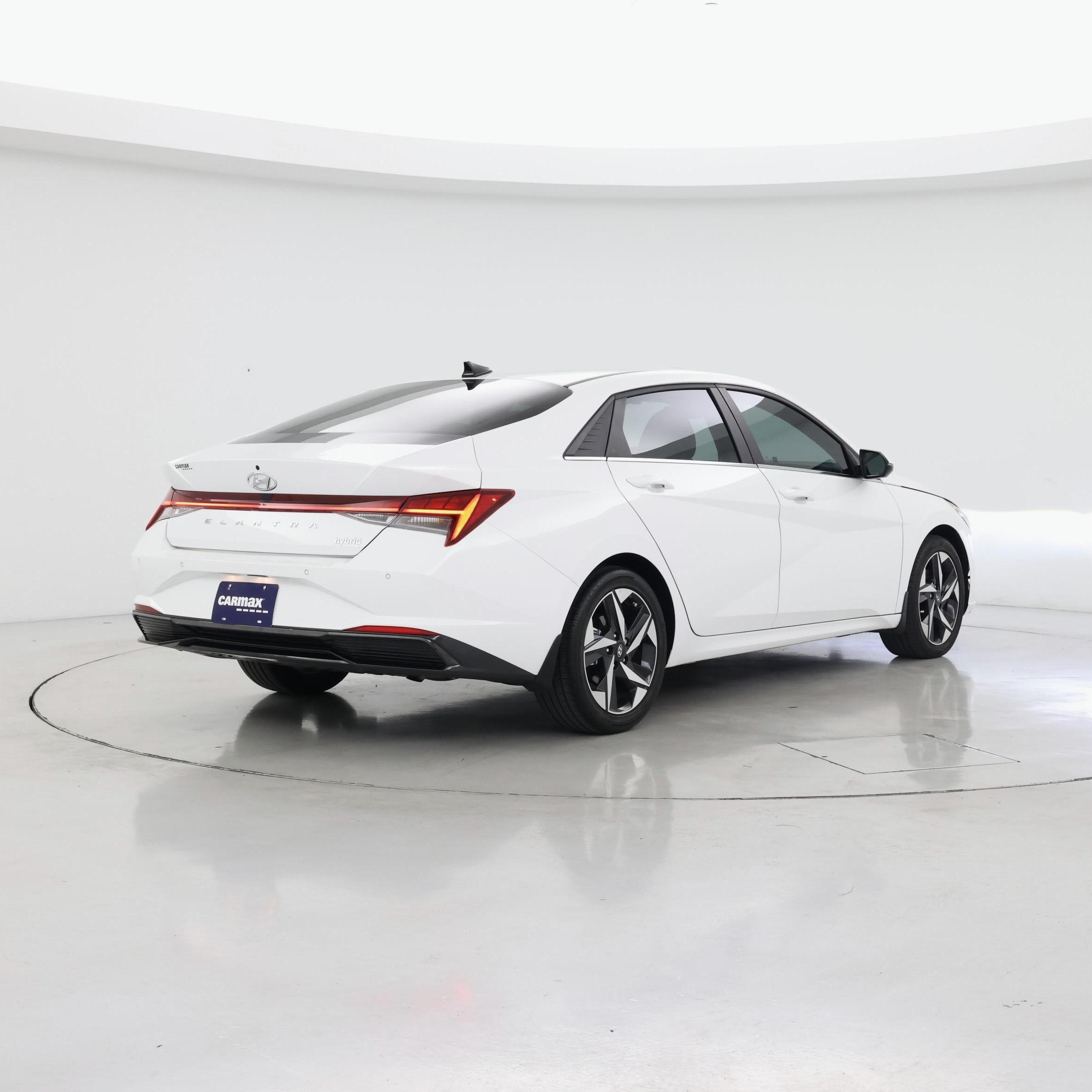Thumbnail: 2023 Hyundai Elantra - 8