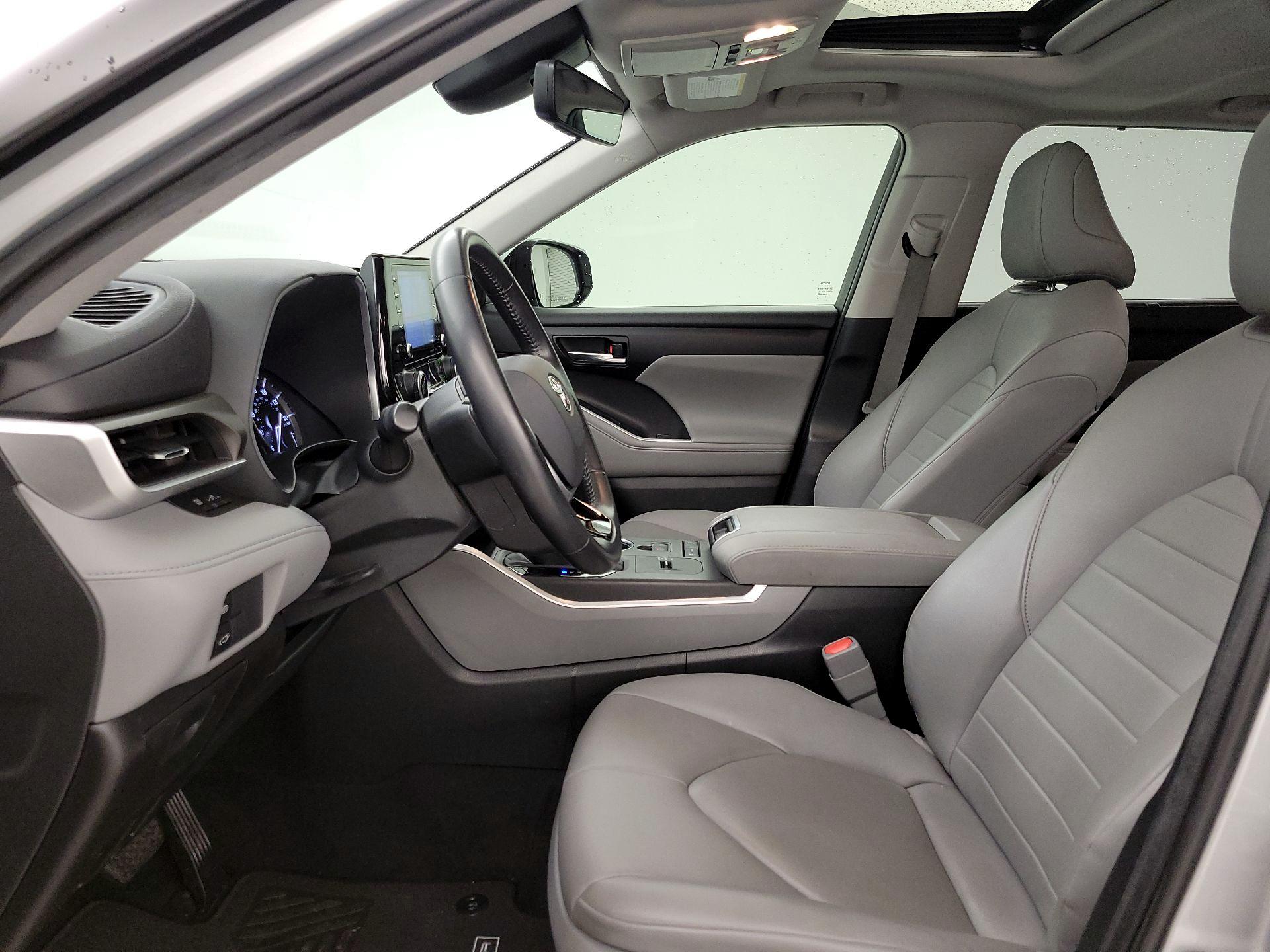 Thumbnail: 2020 Toyota Highlander - 11