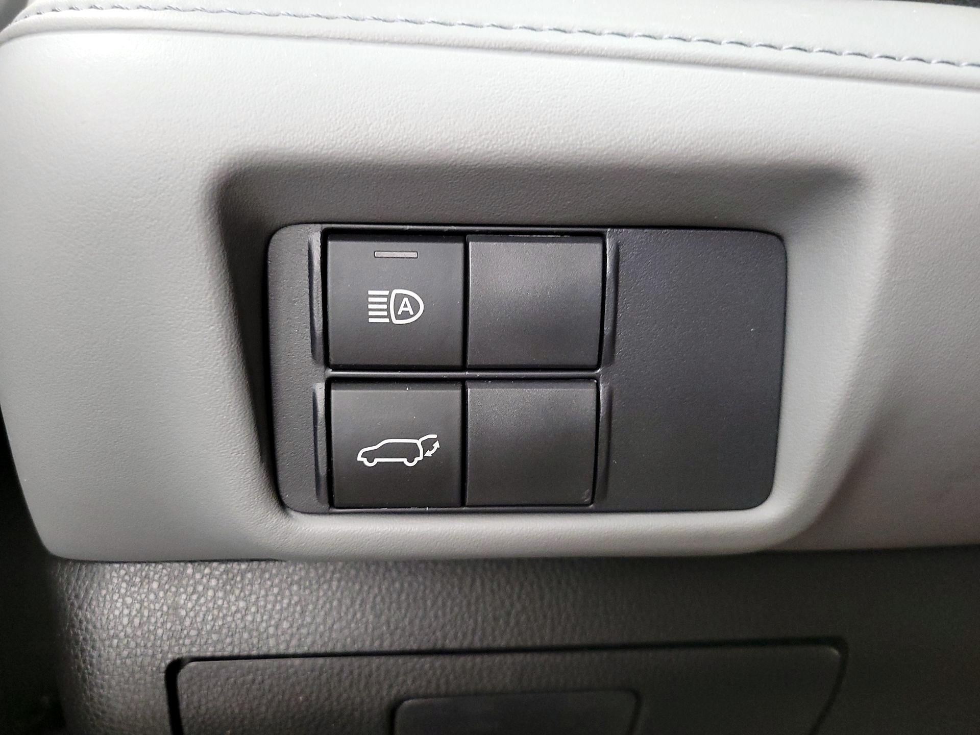 Thumbnail: 2020 Toyota Highlander - 13