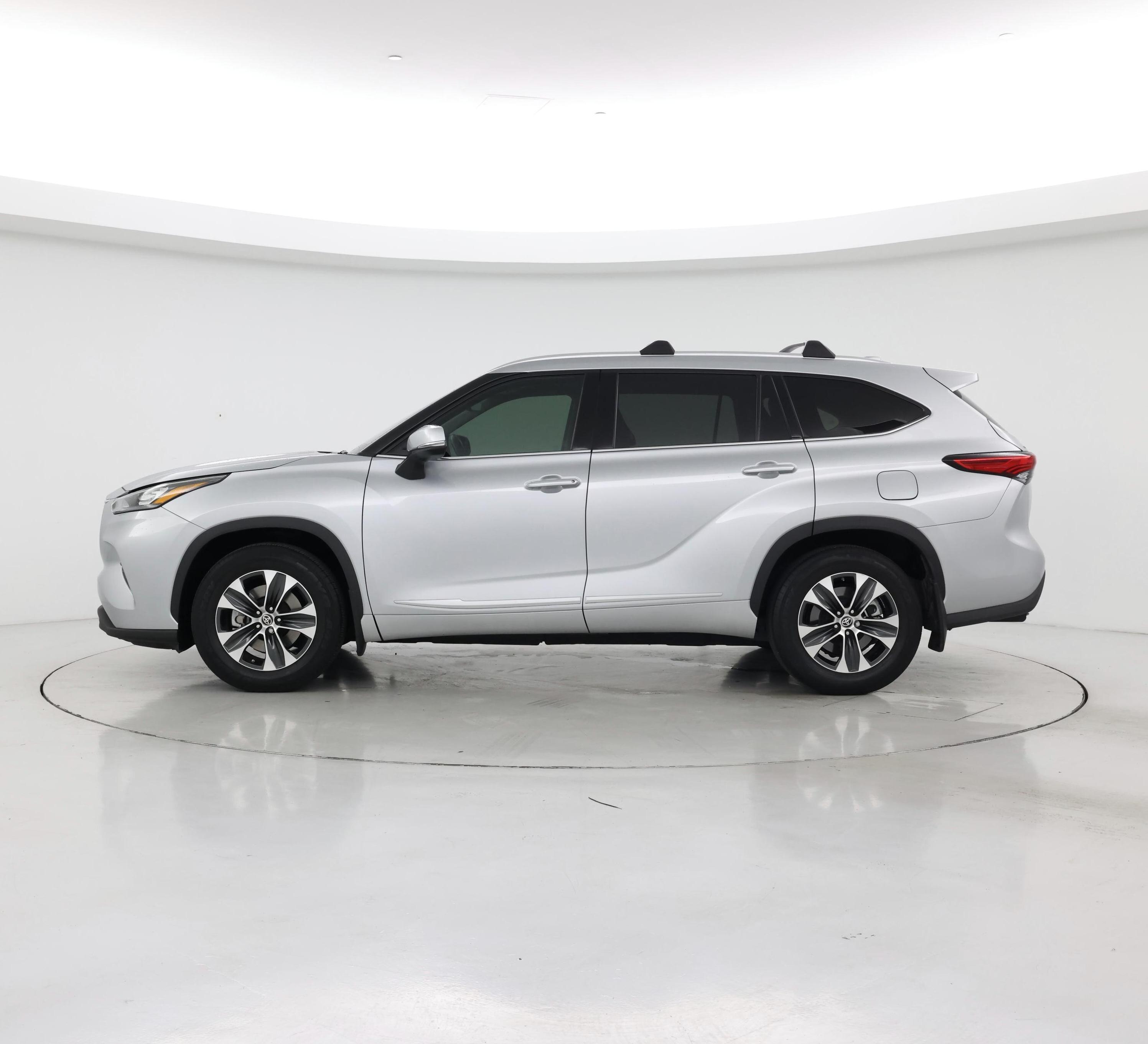 Thumbnail: 2020 Toyota Highlander - 3