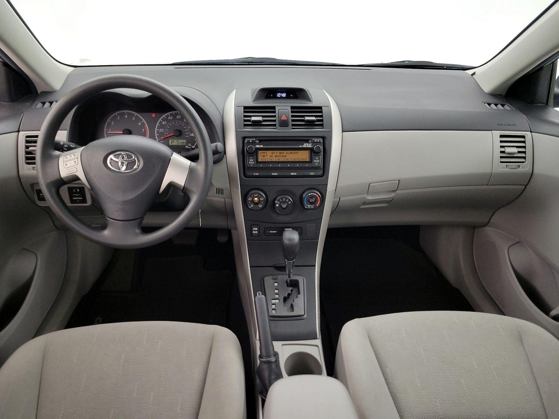 Thumbnail: 2013 Toyota Corolla - 9
