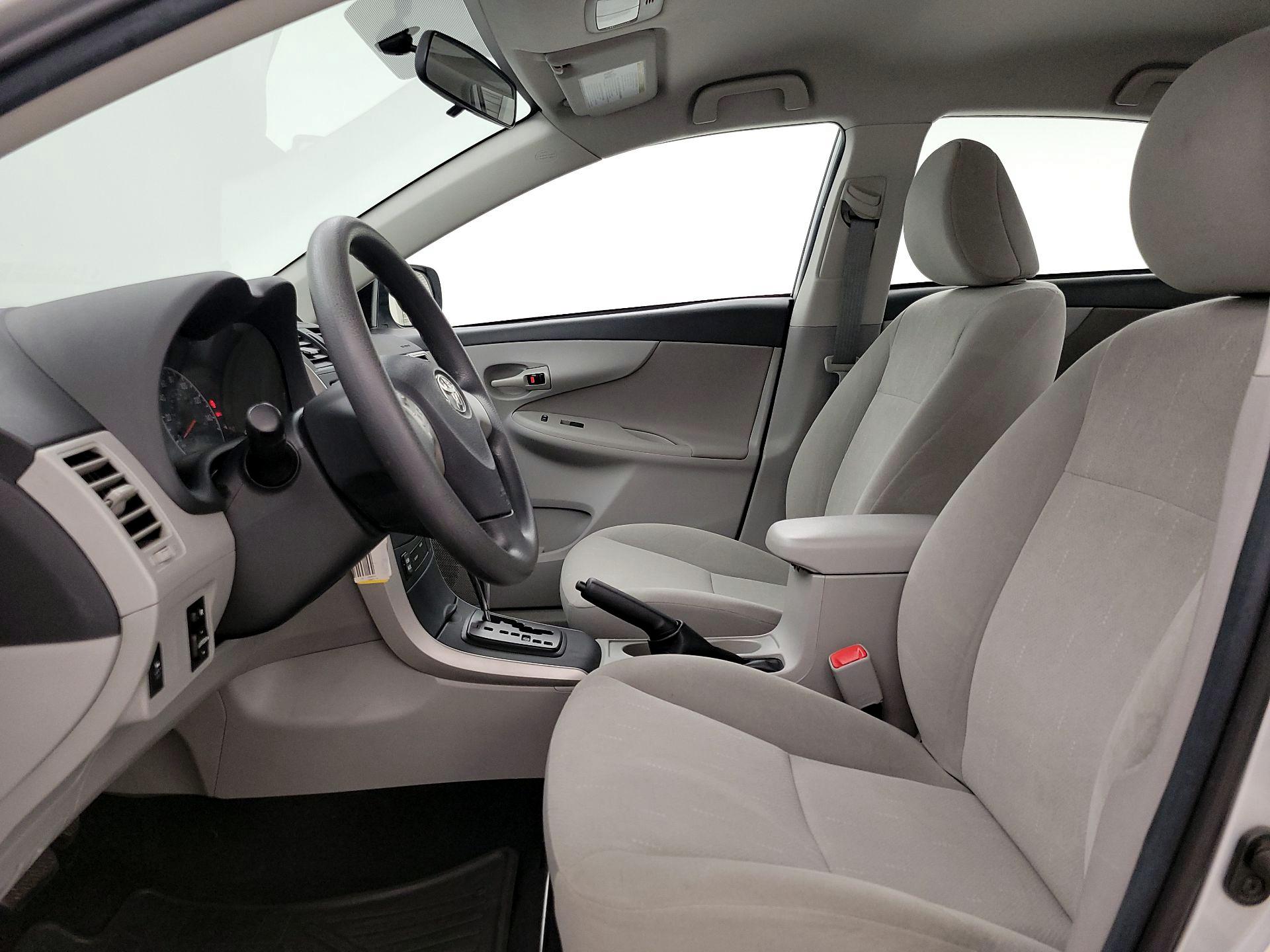 Thumbnail: 2013 Toyota Corolla - 11