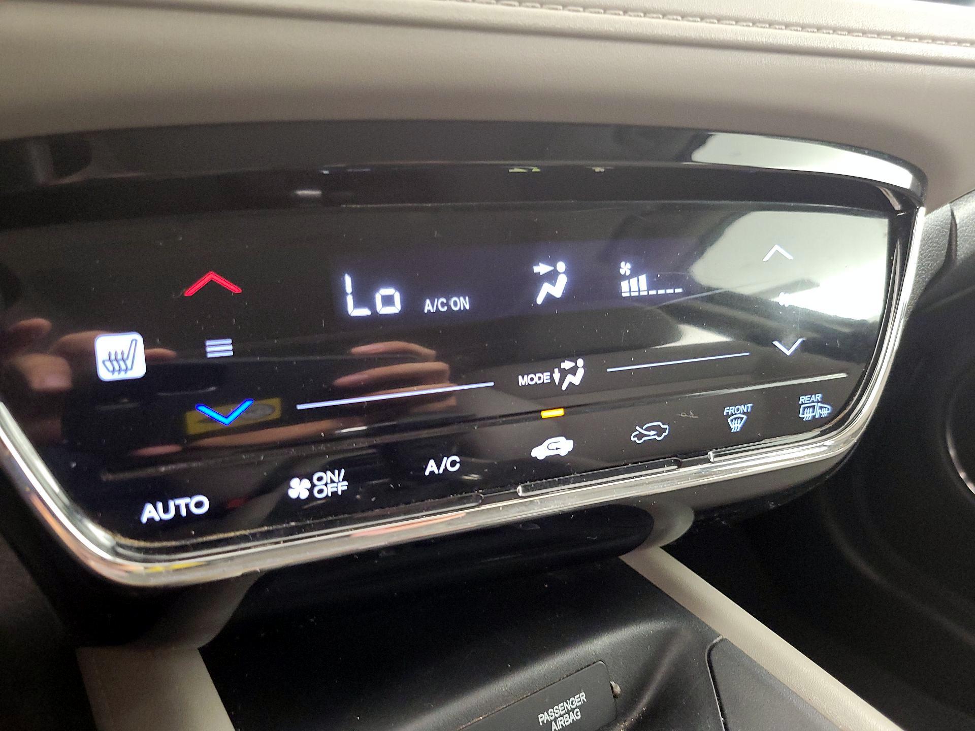 Thumbnail: 2016 Honda HR-V - 16