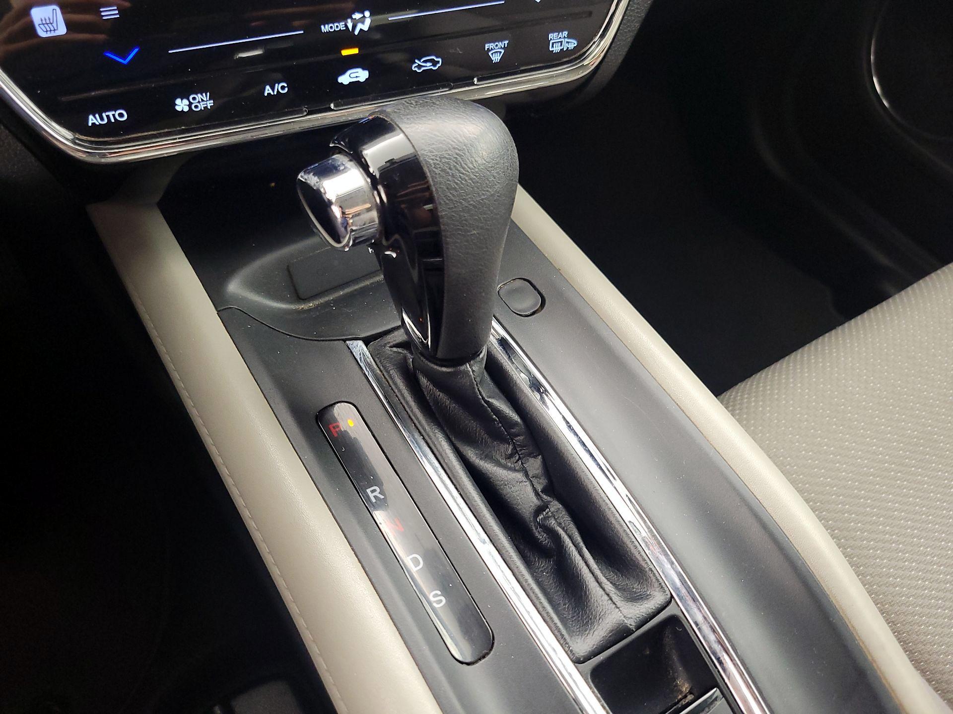Thumbnail: 2016 Honda HR-V - 17