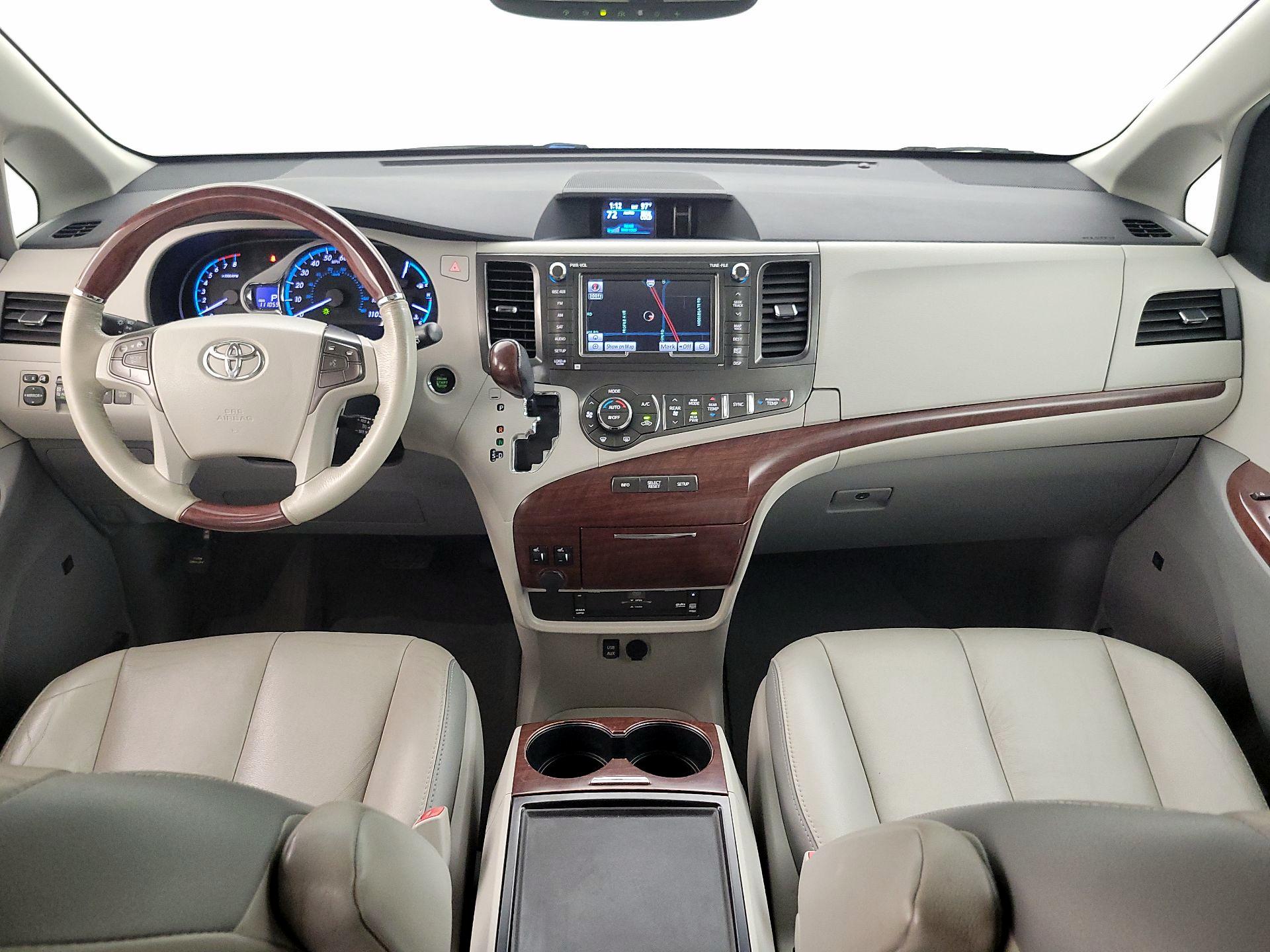 Thumbnail: 2013 Toyota Sienna - 9