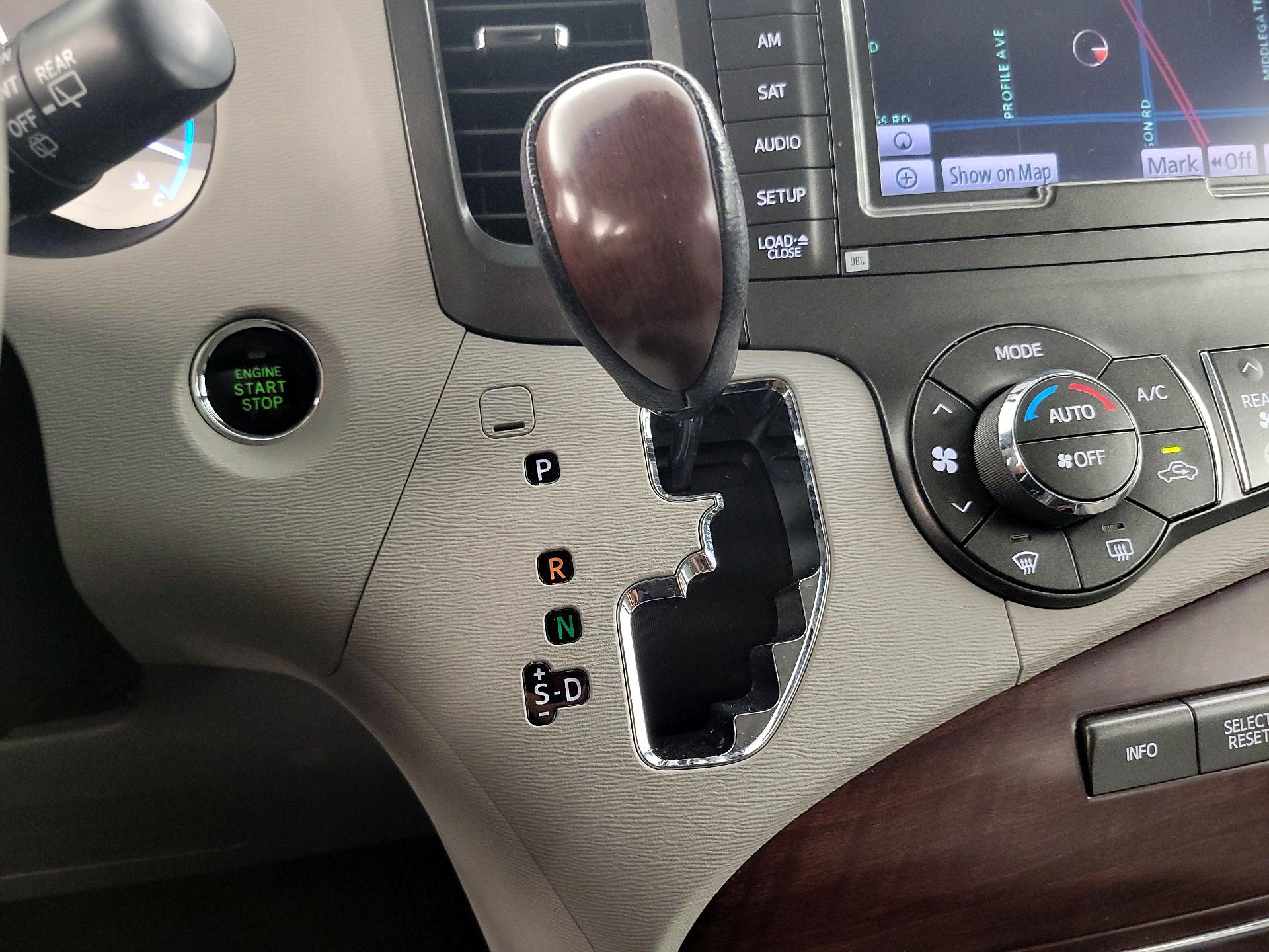 Thumbnail: 2013 Toyota Sienna - 18