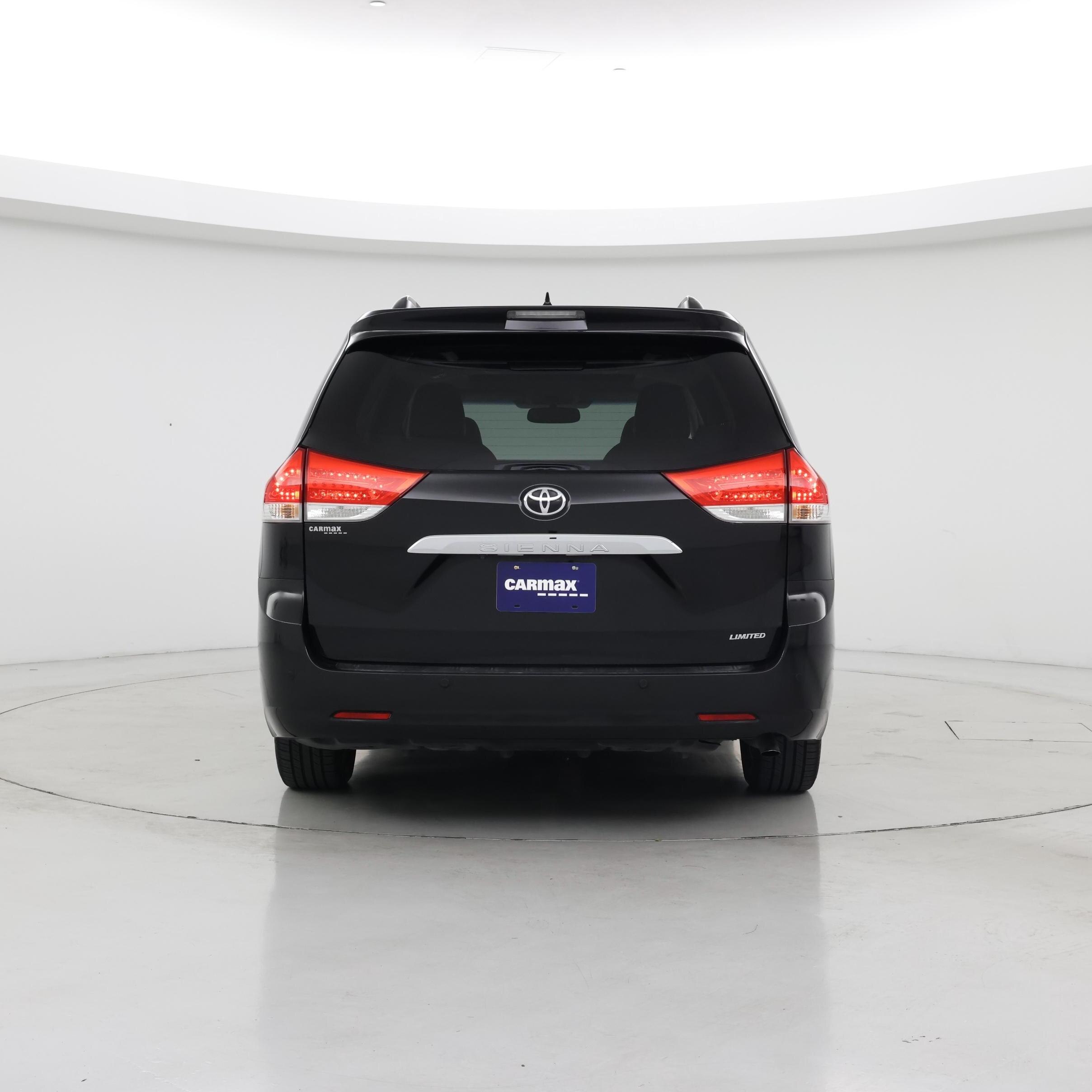 Thumbnail: 2013 Toyota Sienna - 6