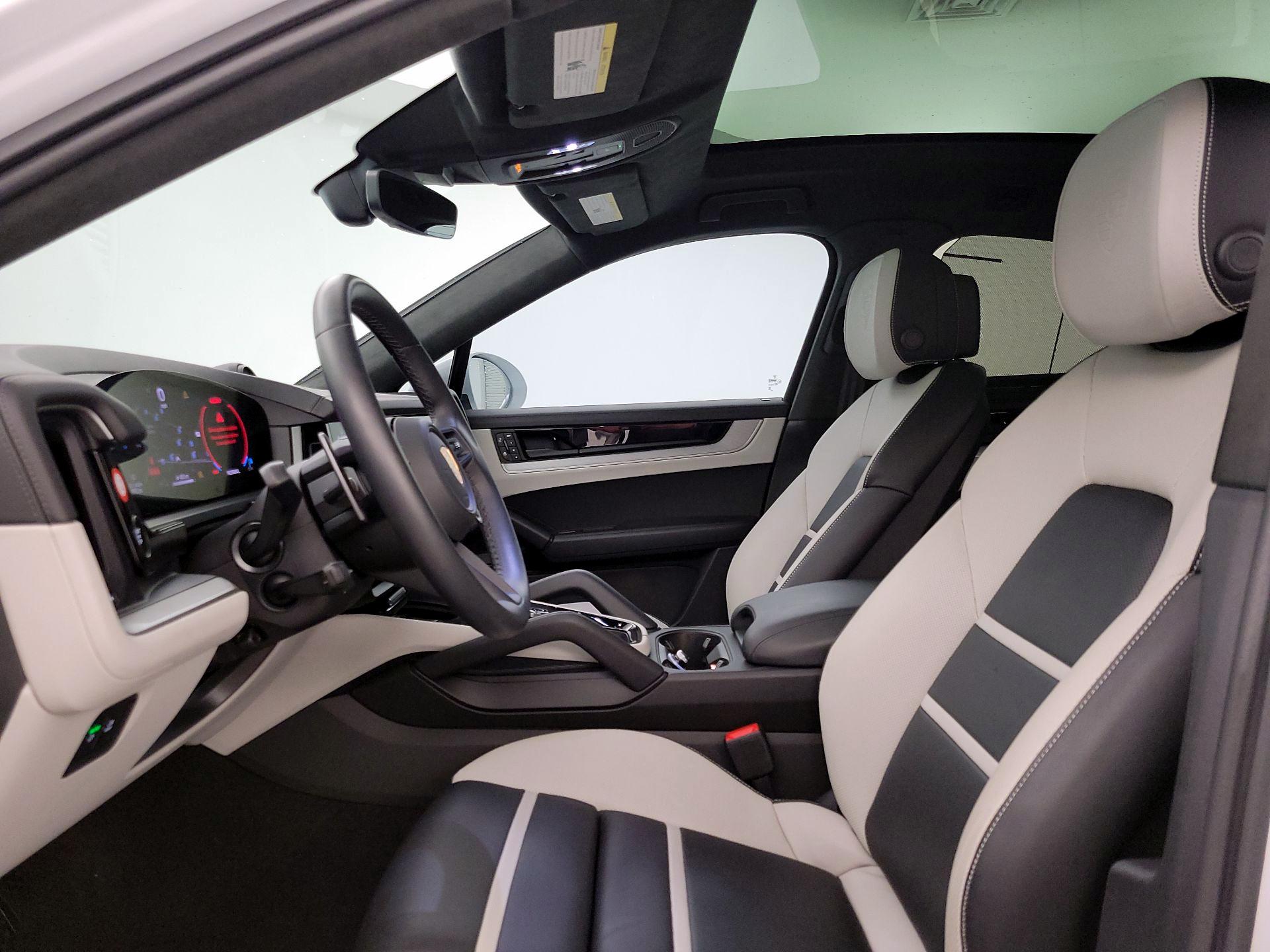 Thumbnail: 2024 Porsche Cayenne - 11