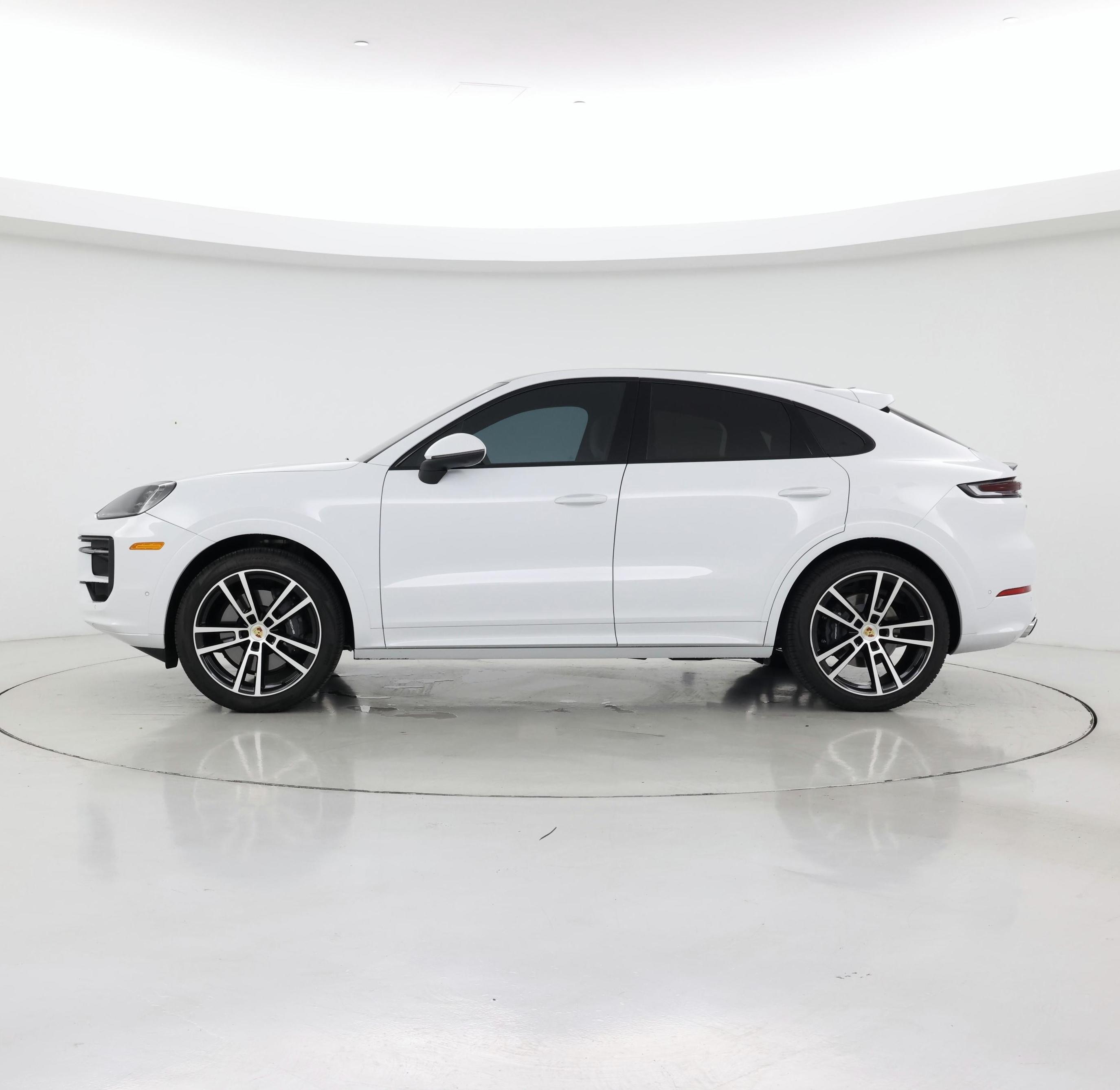 Thumbnail: 2024 Porsche Cayenne - 3