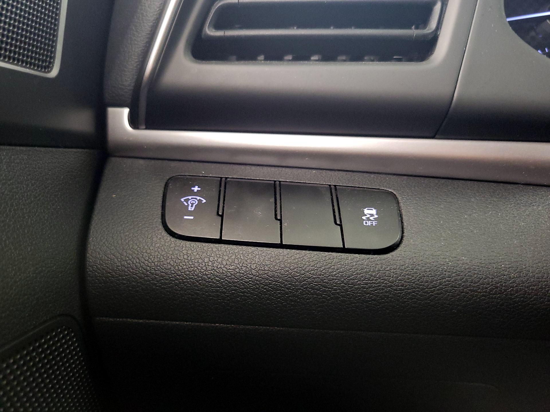 Thumbnail: 2019 Hyundai Elantra - 13