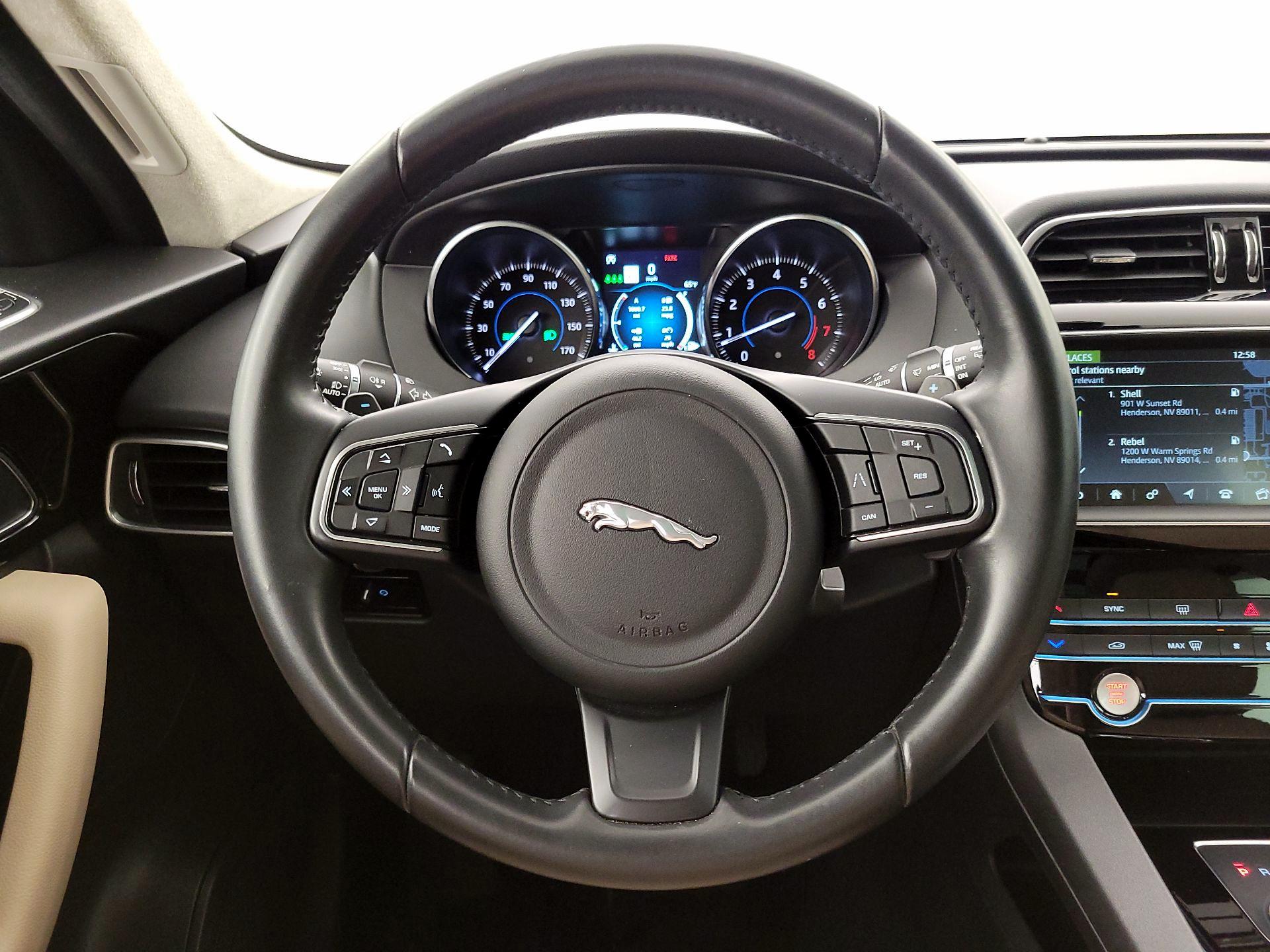 Thumbnail: 2020 Jaguar F-Pace - 10