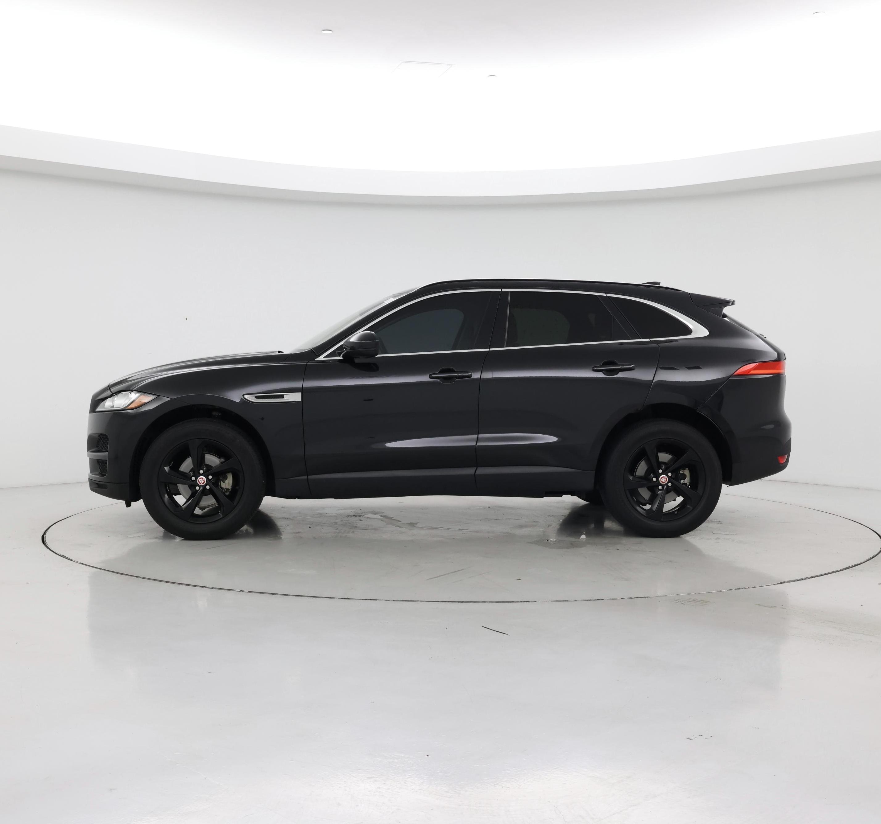 Thumbnail: 2020 Jaguar F-Pace - 3