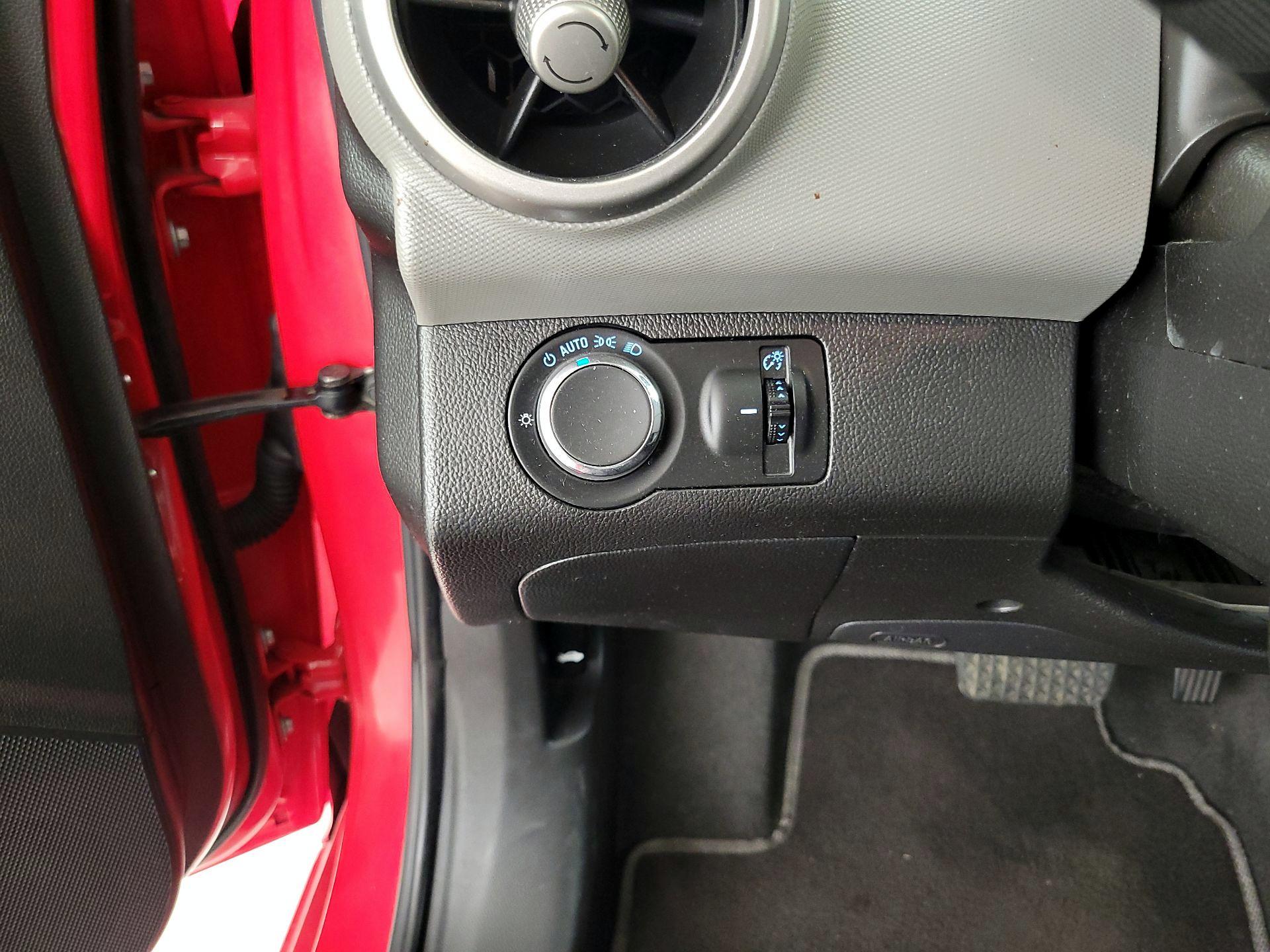 Thumbnail: 2014 Chevrolet Sonic - 13