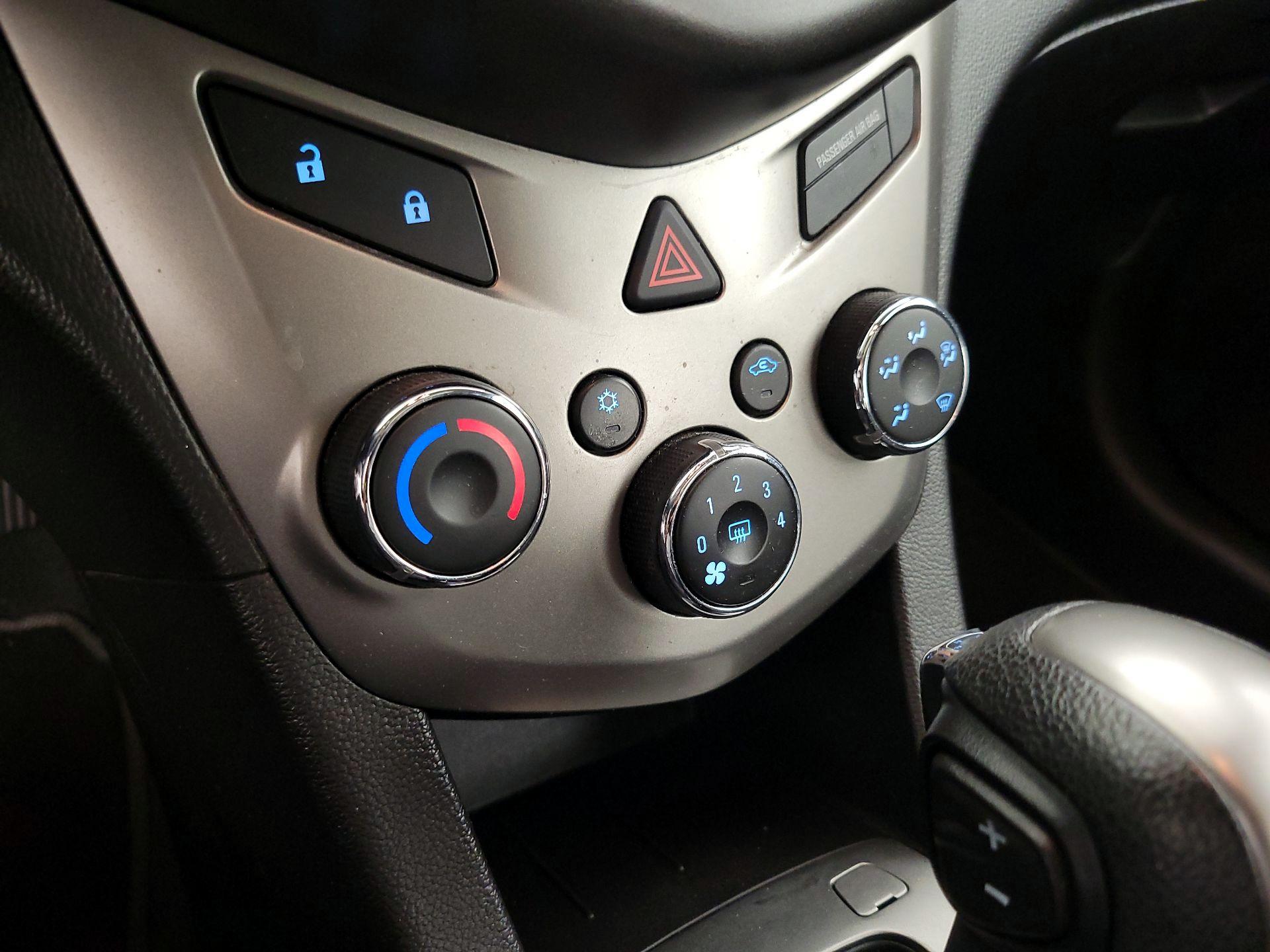 Thumbnail: 2014 Chevrolet Sonic - 15