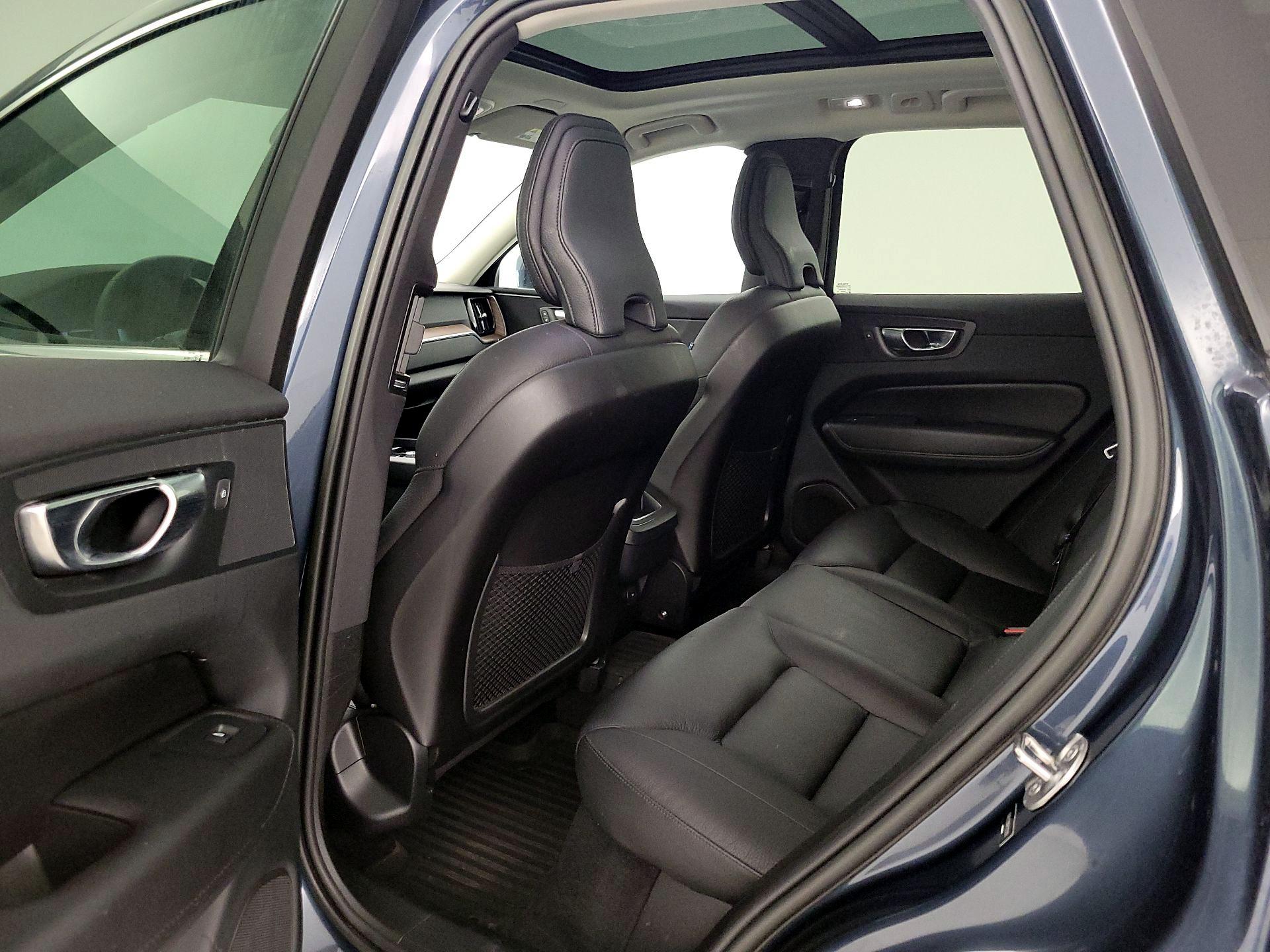 Thumbnail: 2023 Volvo XC60 - 20