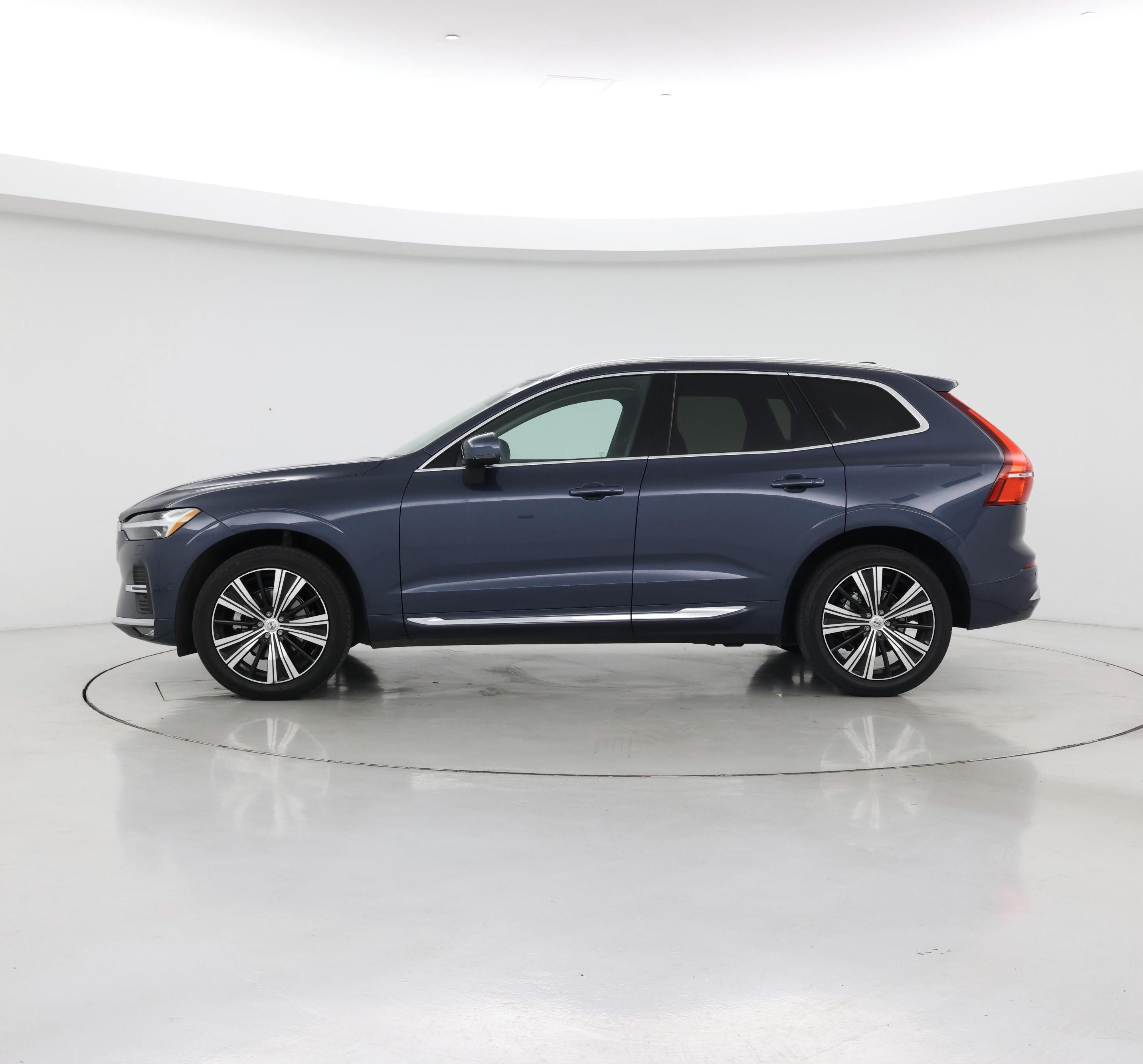 Thumbnail: 2023 Volvo XC60 - 3