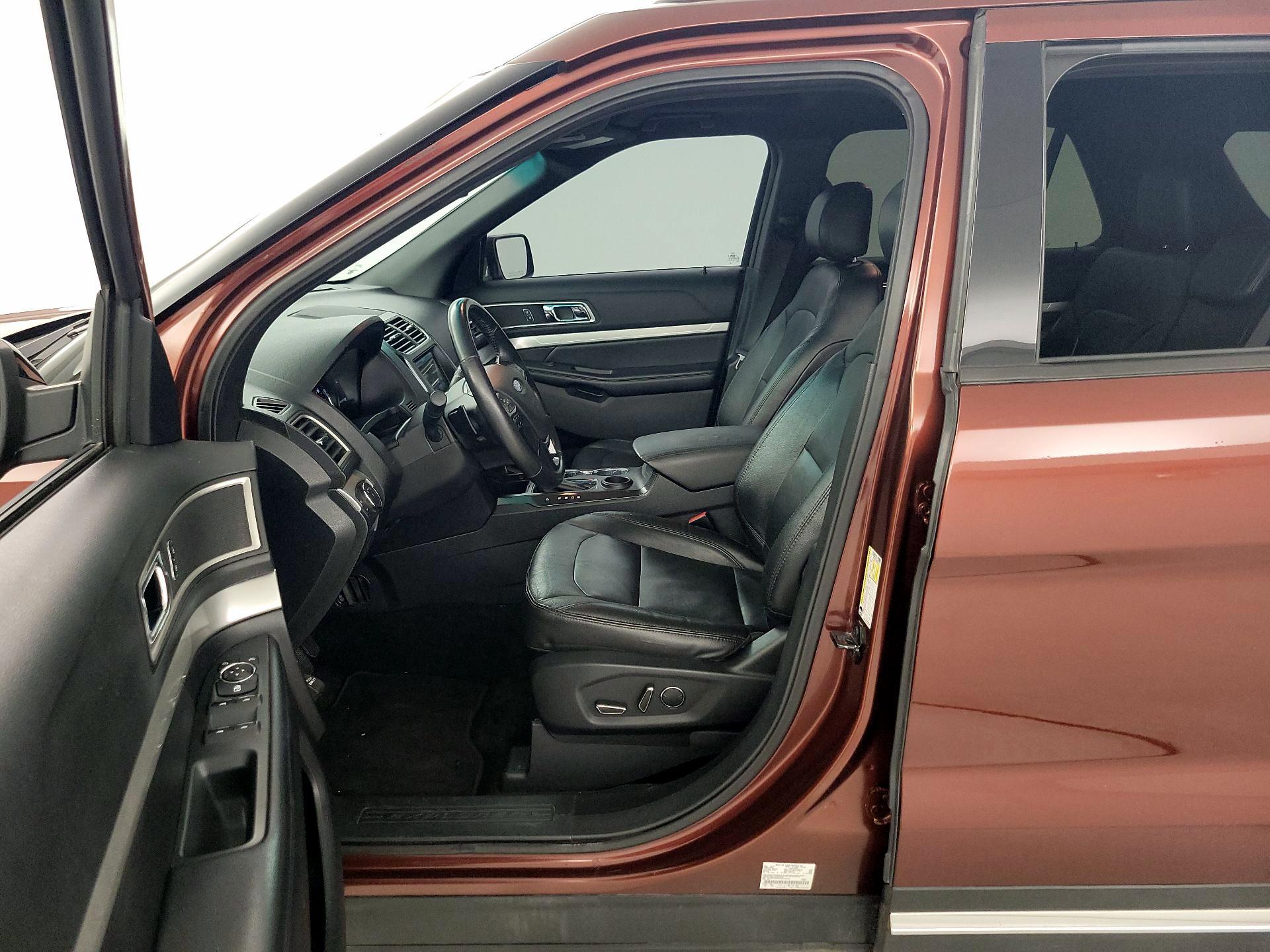Thumbnail: 2016 Ford Explorer - 11