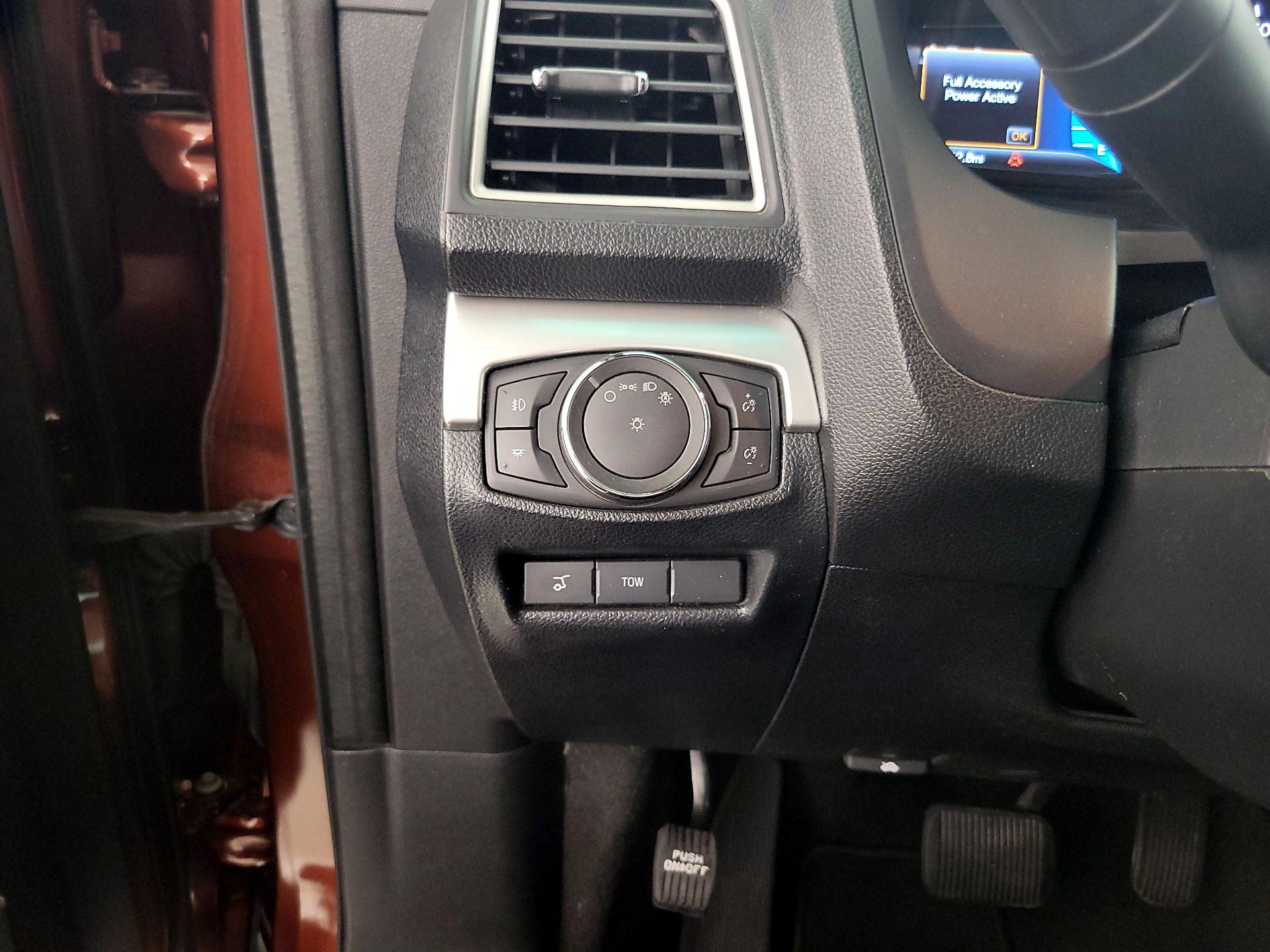 Thumbnail: 2016 Ford Explorer - 13
