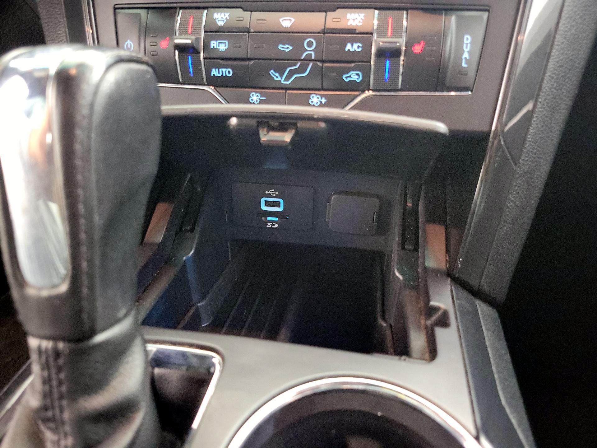 Thumbnail: 2016 Ford Explorer - 19
