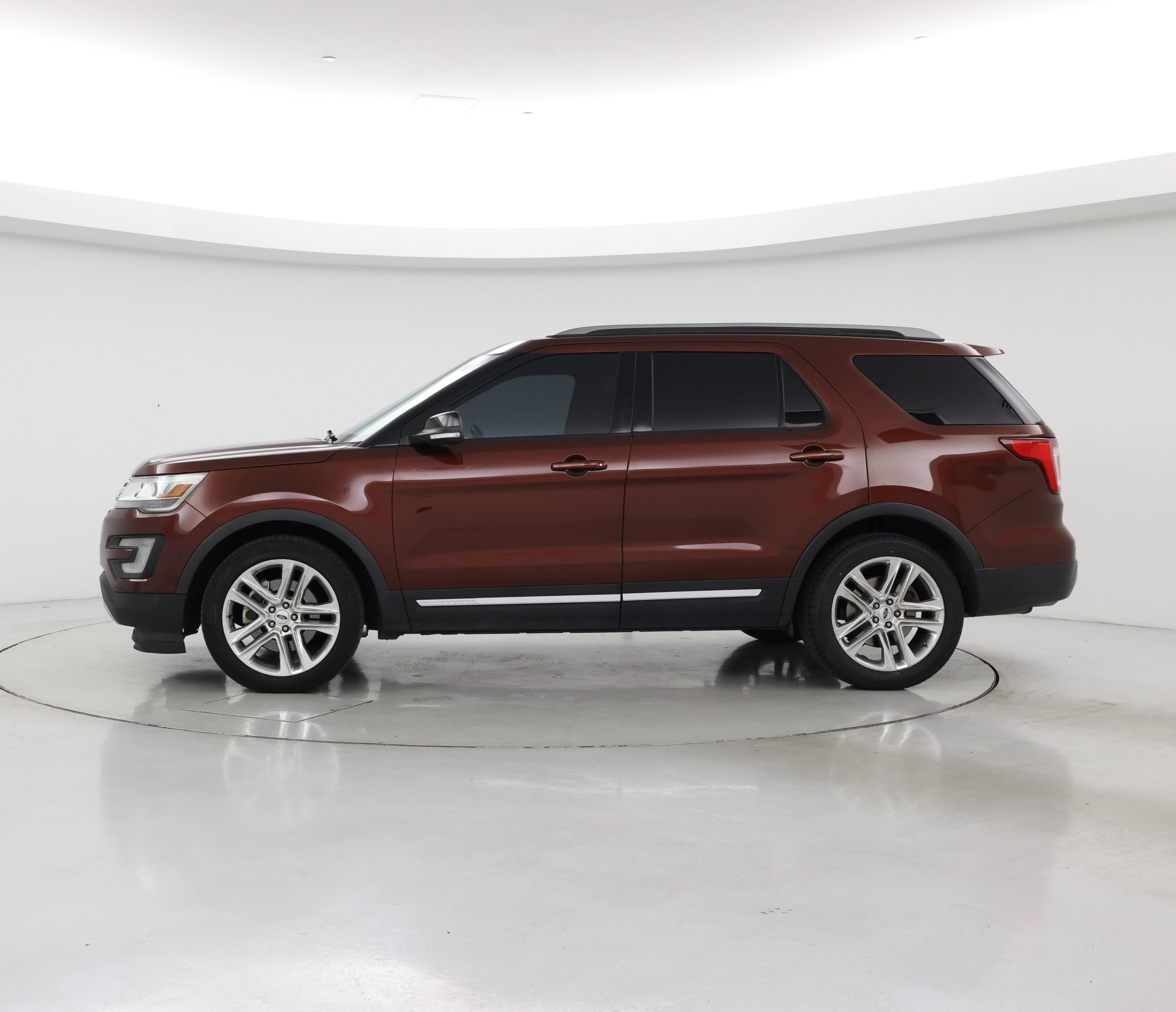 Thumbnail: 2016 Ford Explorer - 3