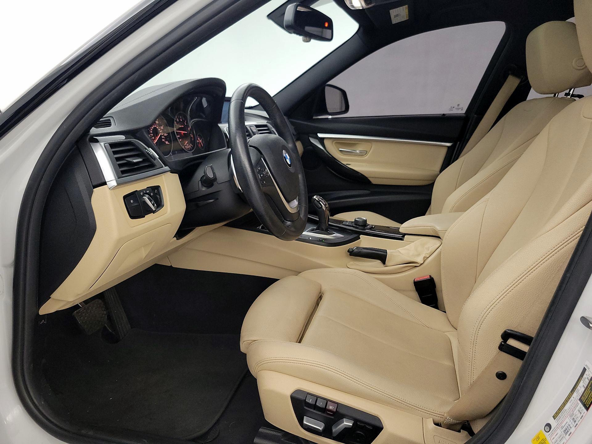 Thumbnail: 2018 BMW 3 Series - 11