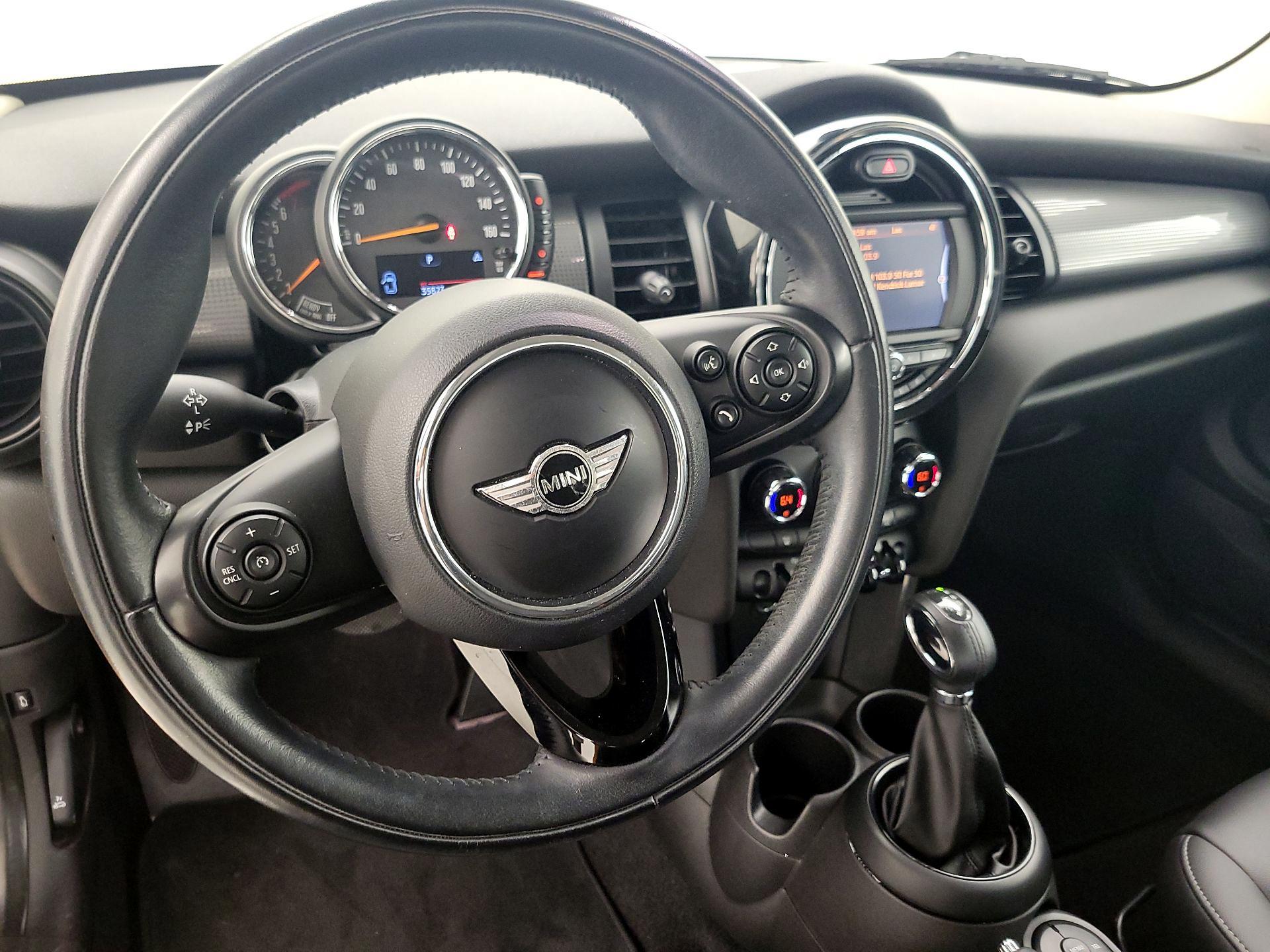 Thumbnail: 2017 MINI Cooper Hardtop - 10