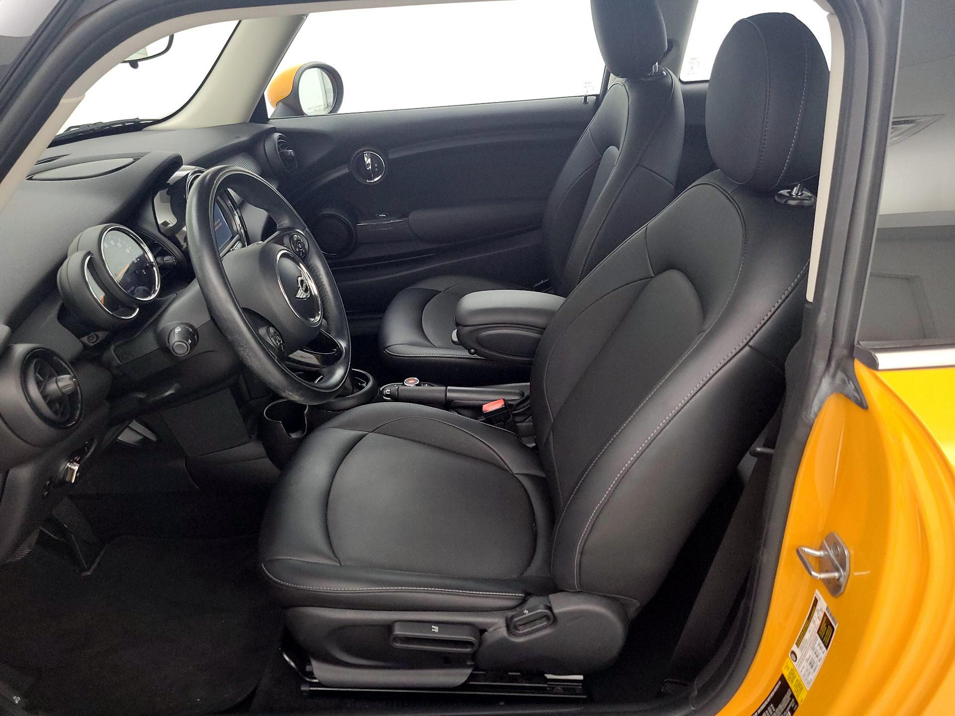 Thumbnail: 2017 MINI Cooper Hardtop - 11