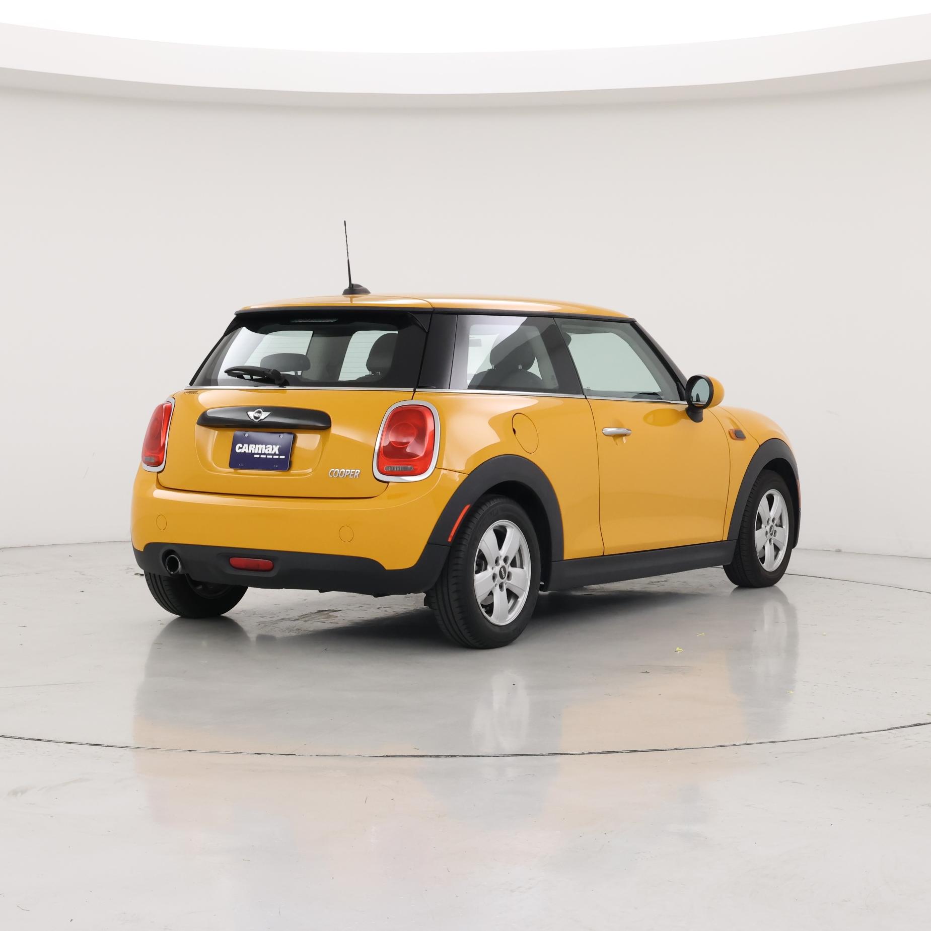 Thumbnail: 2017 MINI Cooper Hardtop - 8