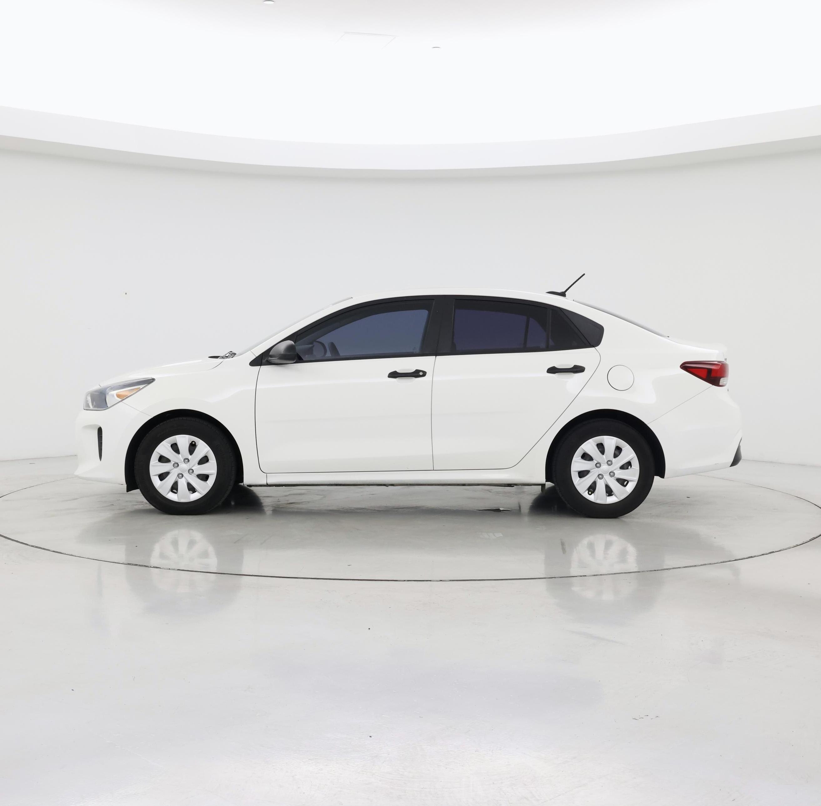 Thumbnail: 2018 Kia Rio - 3