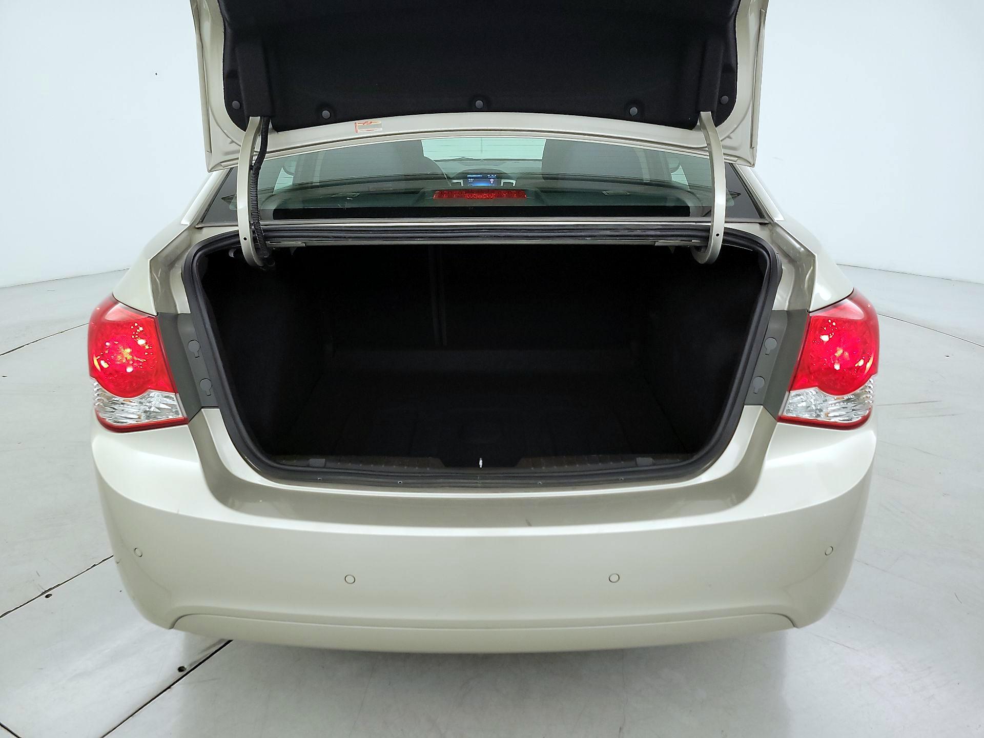 Thumbnail: 2016 Chevrolet Cruze - 19