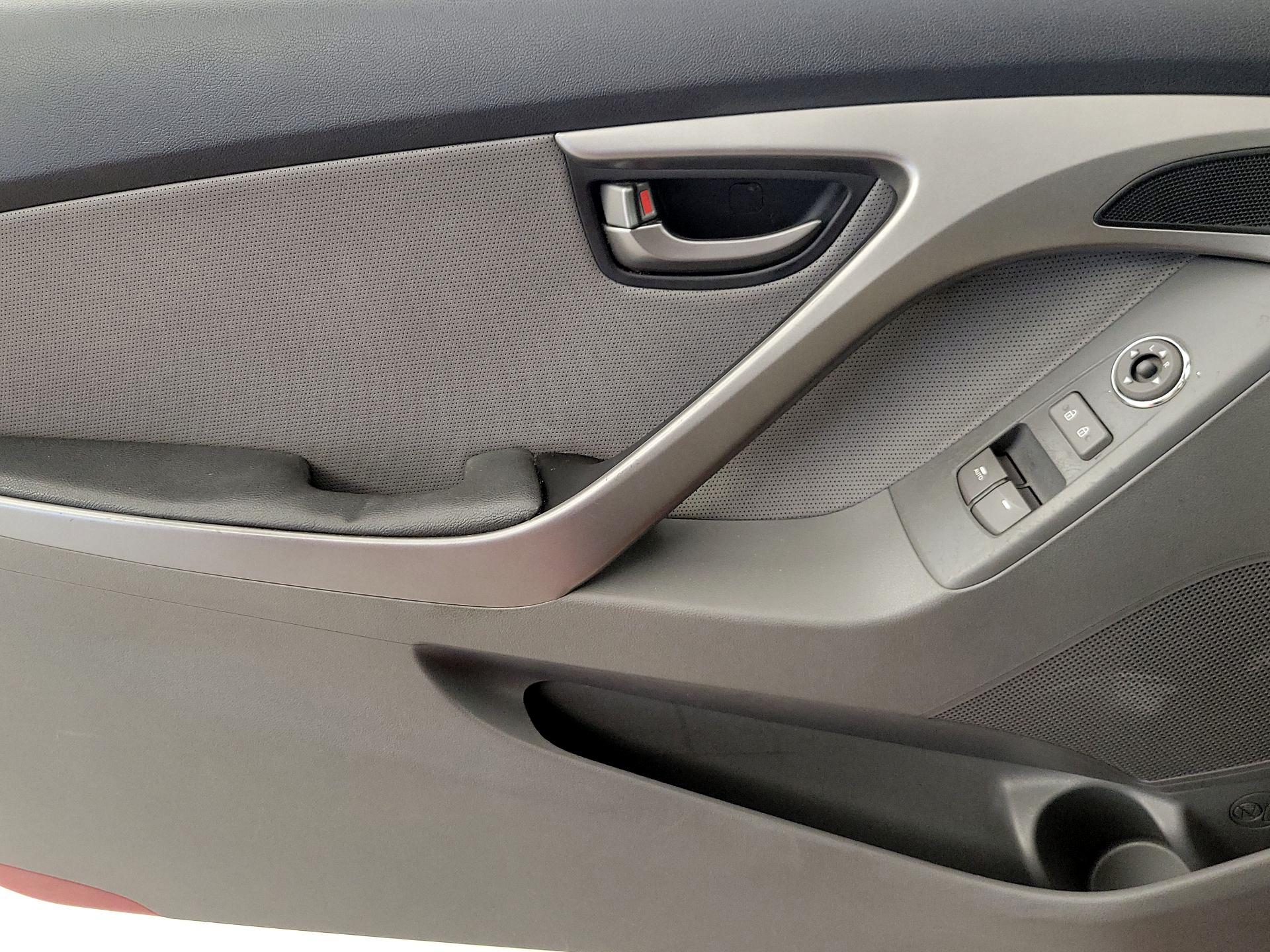 Thumbnail: 2013 Hyundai Elantra - 12