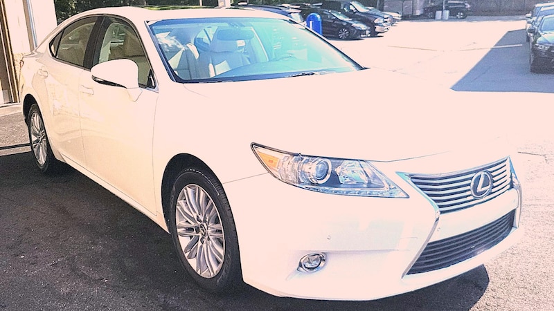 2014 Lexus ES 350 Hero Image