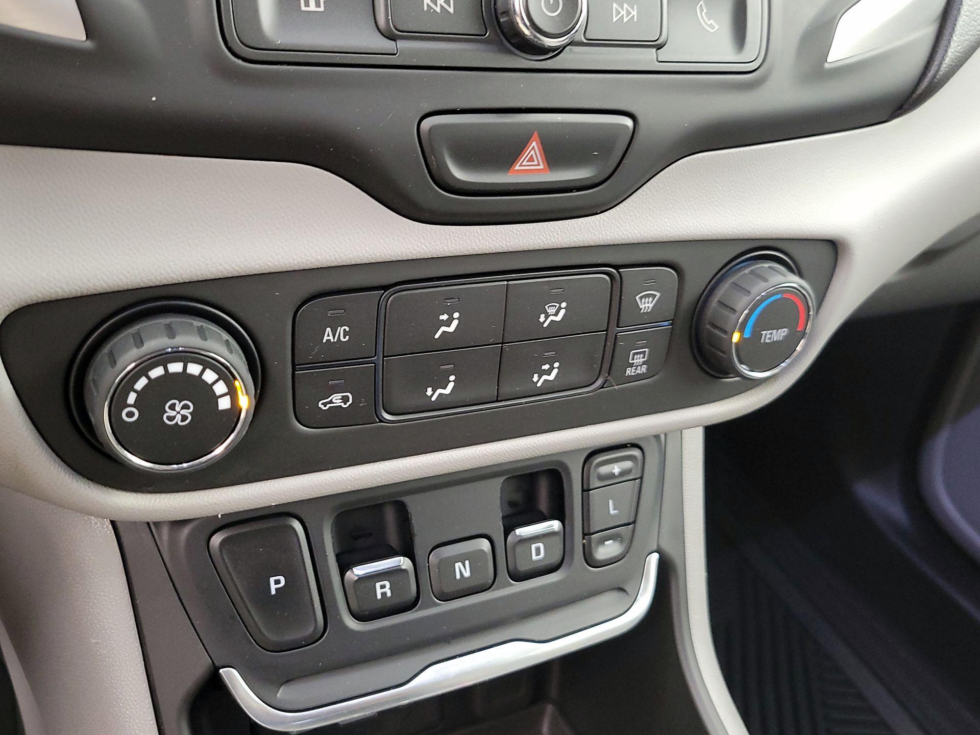 Thumbnail: 2018 GMC Terrain - 16
