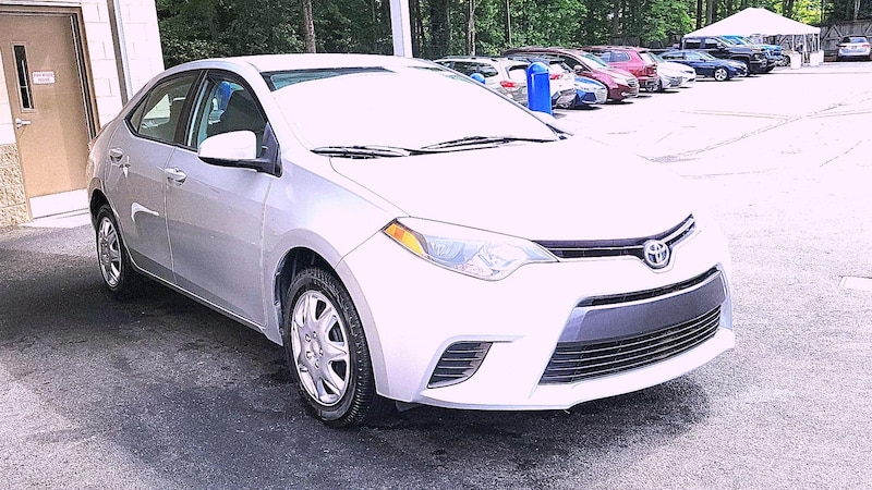 2016 Toyota Corolla LE Hero Image
