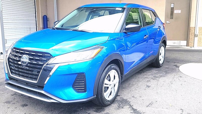 2023 Nissan Kicks S 3