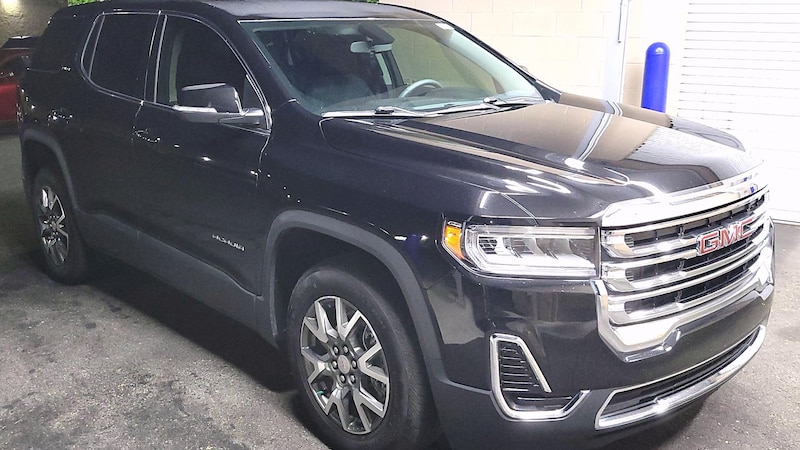 2021 GMC Acadia SLE Hero Image