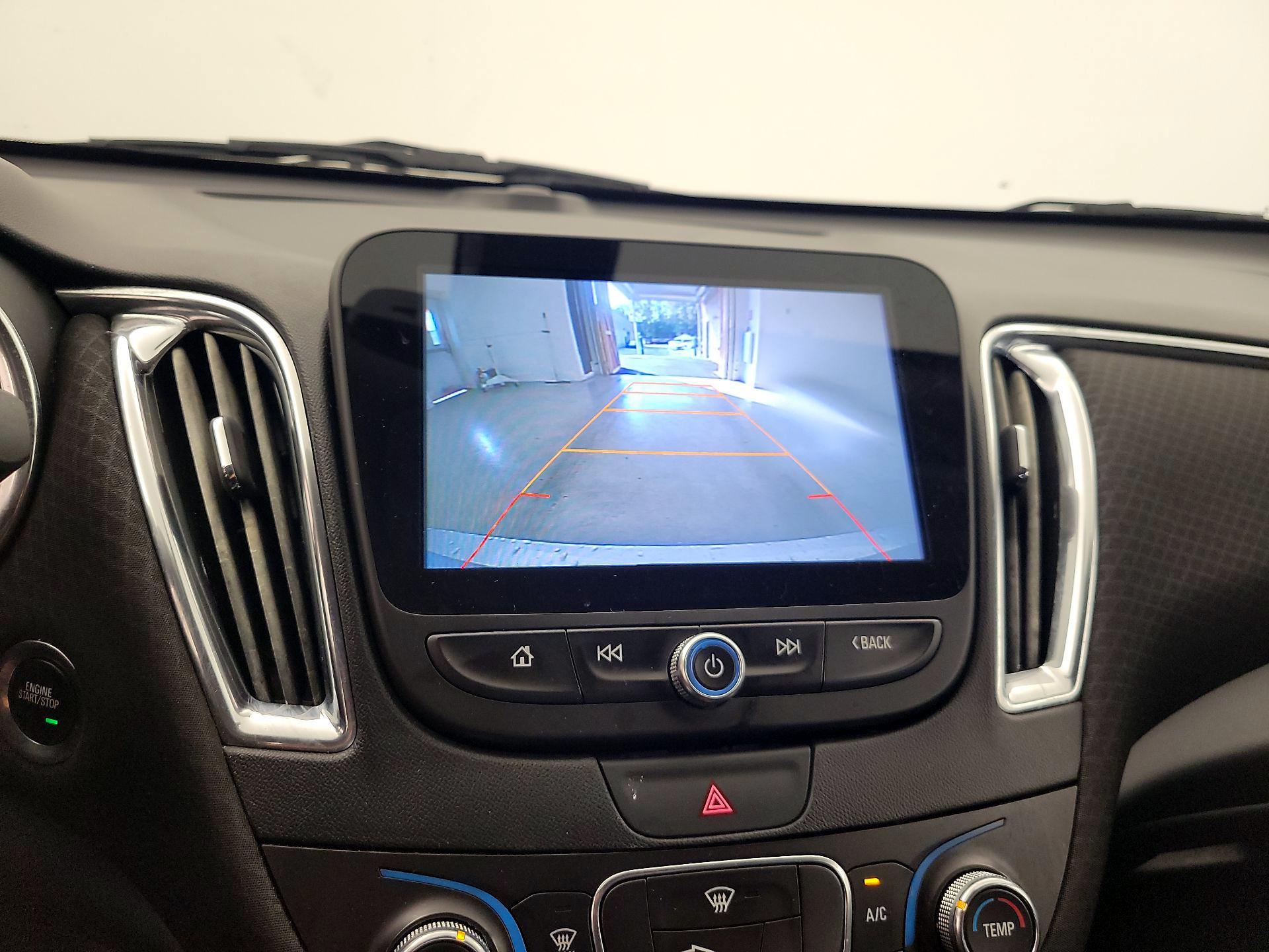 Thumbnail: 2017 Chevrolet Malibu - 14