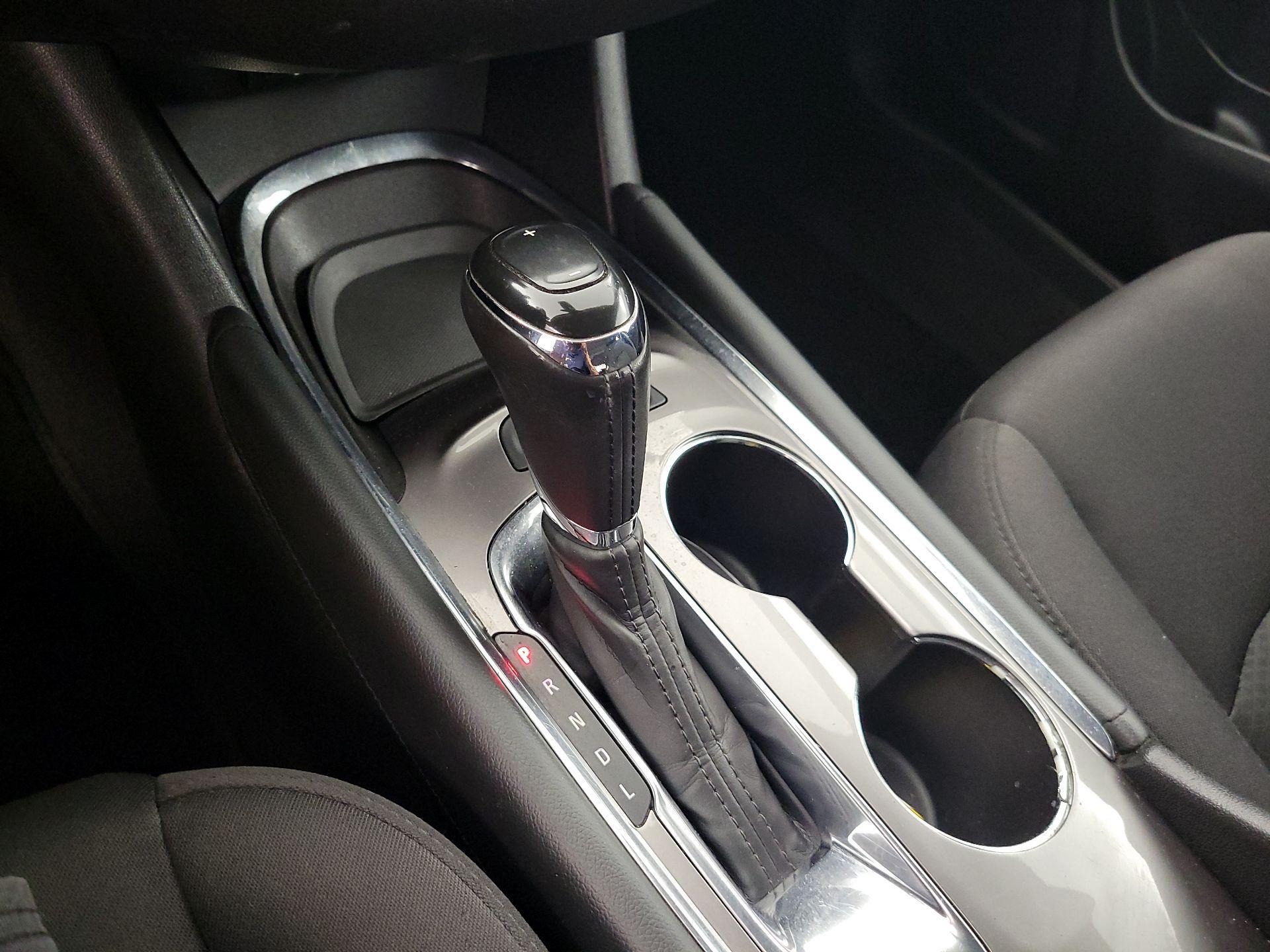 Thumbnail: 2017 Chevrolet Malibu - 17