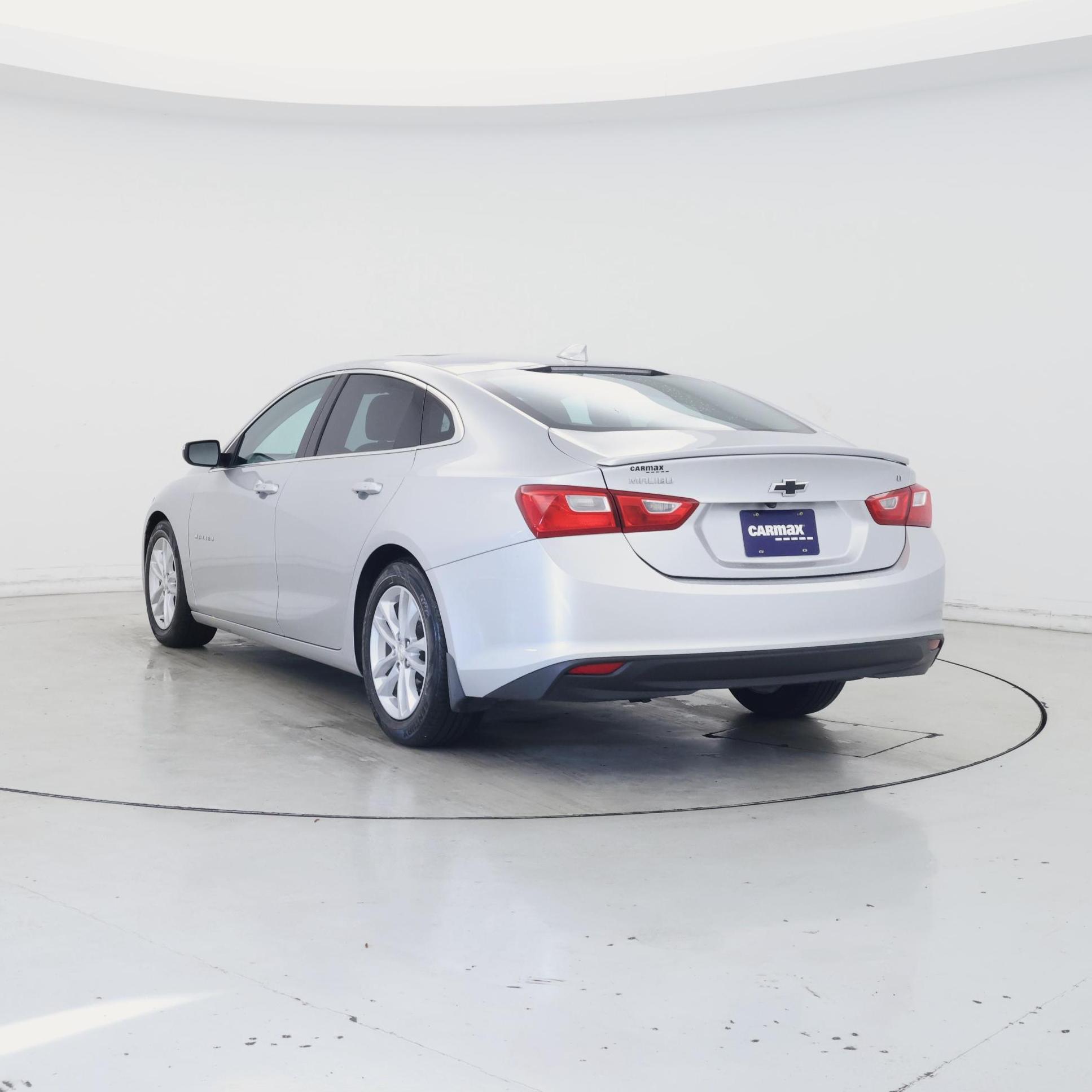 Thumbnail: 2017 Chevrolet Malibu - 2