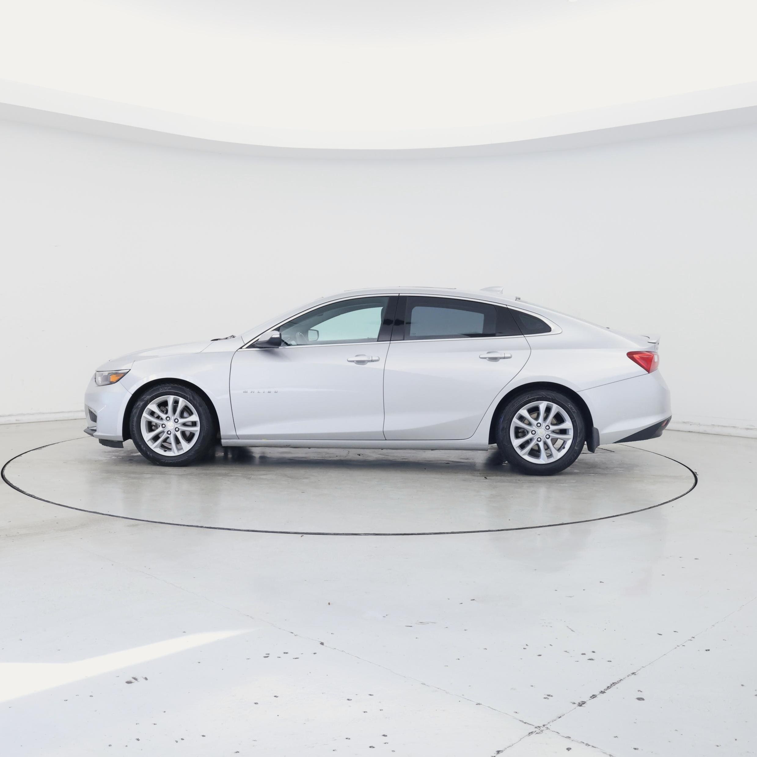 Thumbnail: 2017 Chevrolet Malibu - 3