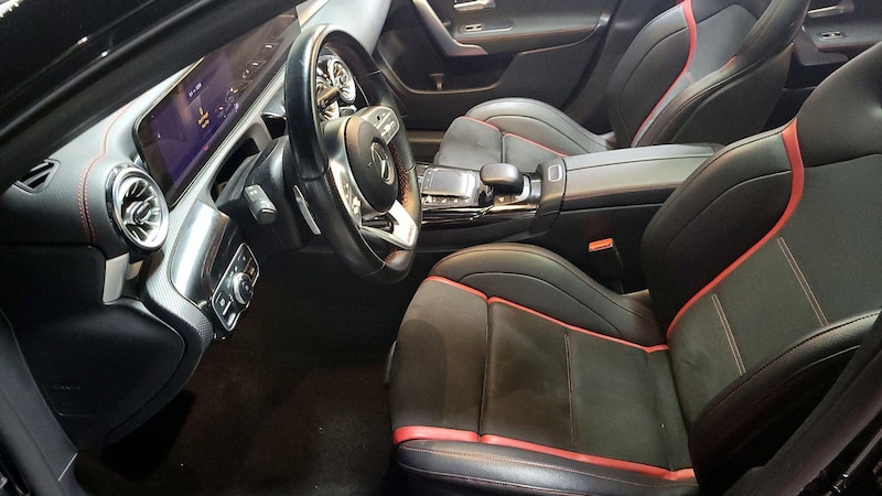 2022 Mercedes-Benz CLA 35 AMG 9