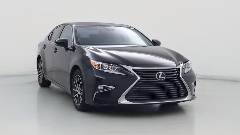 2016 Lexus ES 350 Hero Image