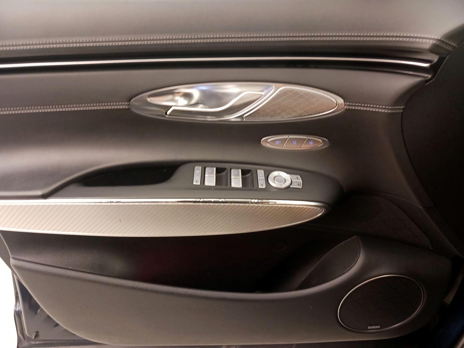 Thumbnail: 2022 Genesis GV70 - 12