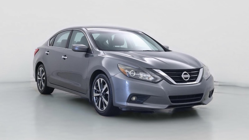 2016 Nissan Altima SR Hero Image