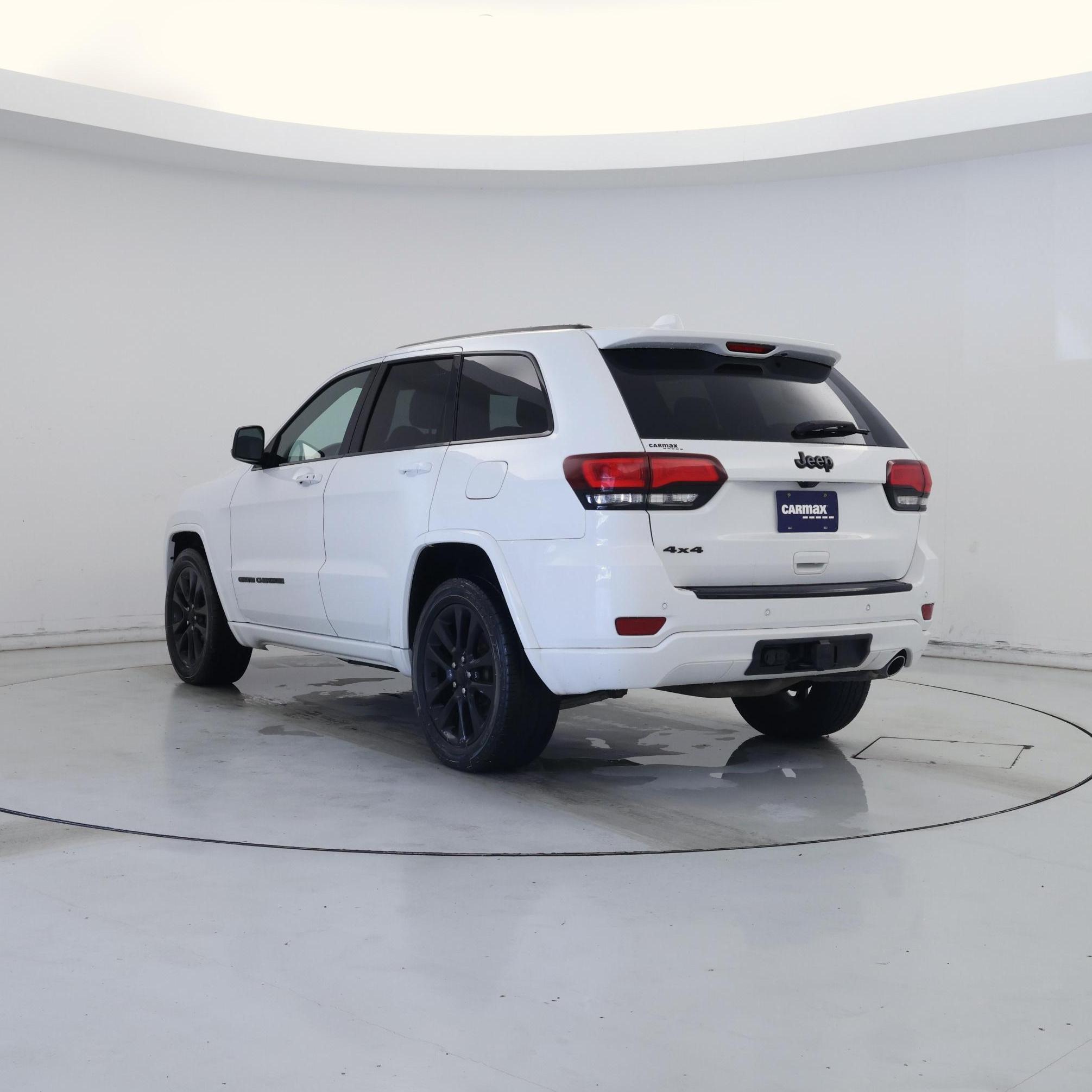 Thumbnail: 2017 Jeep Grand Cherokee - 2